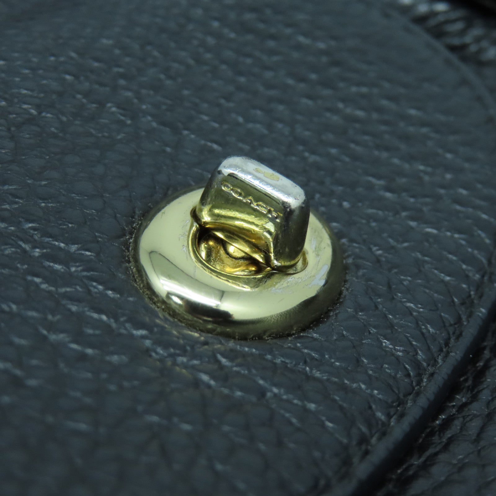 COACH 牛皮皮革Rucksack金扣背包黑色