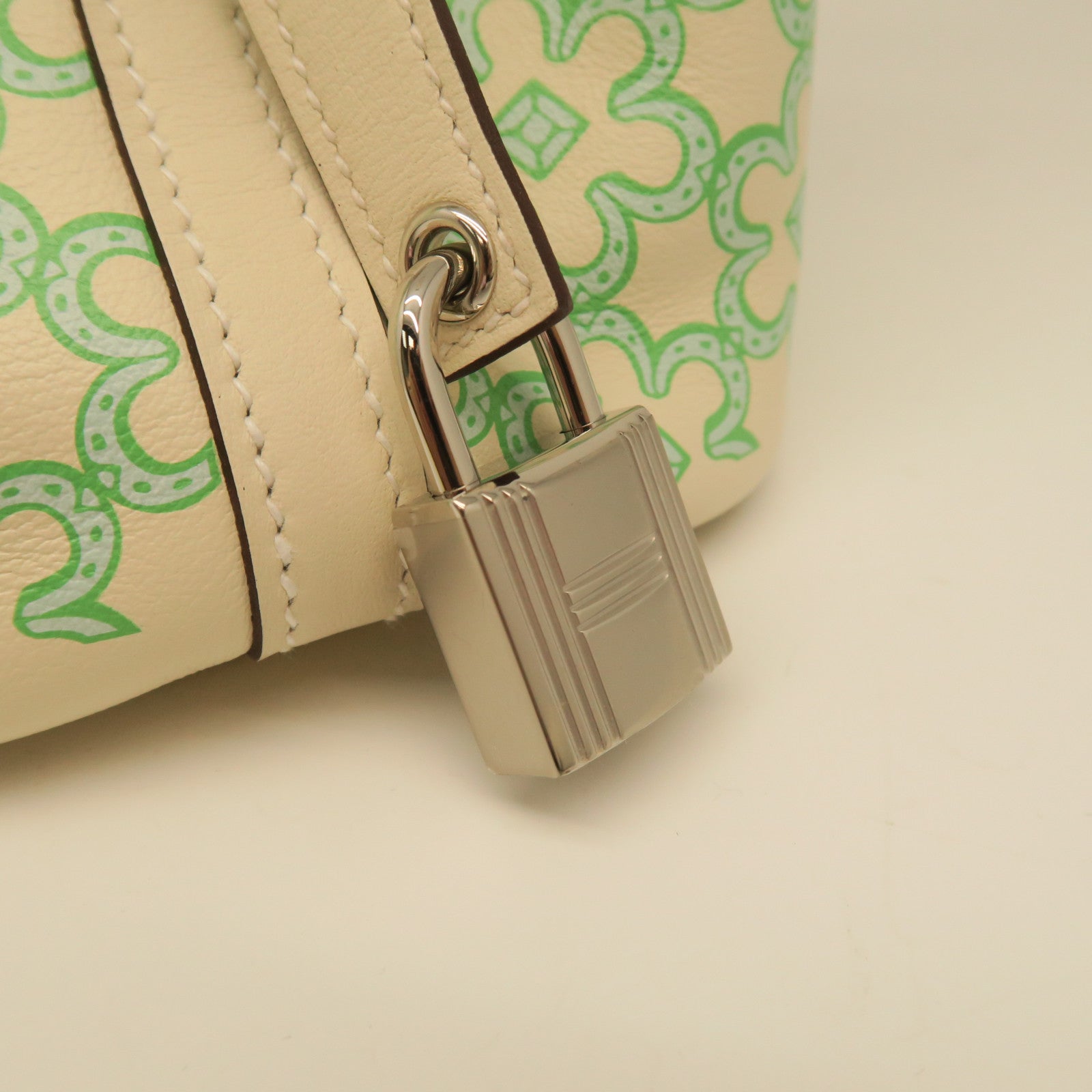 HERMES Swift皮革Picotin Micro Bag银扣手挽袋白色/绿色
