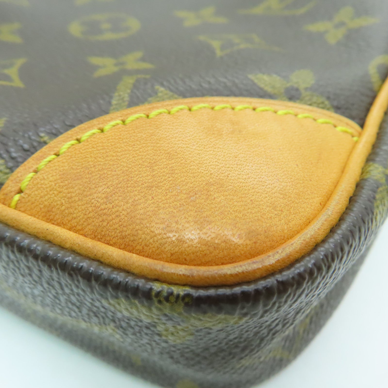 LOUIS VUITTON Monogram Danube Shoulder金扣肩背袋啡色