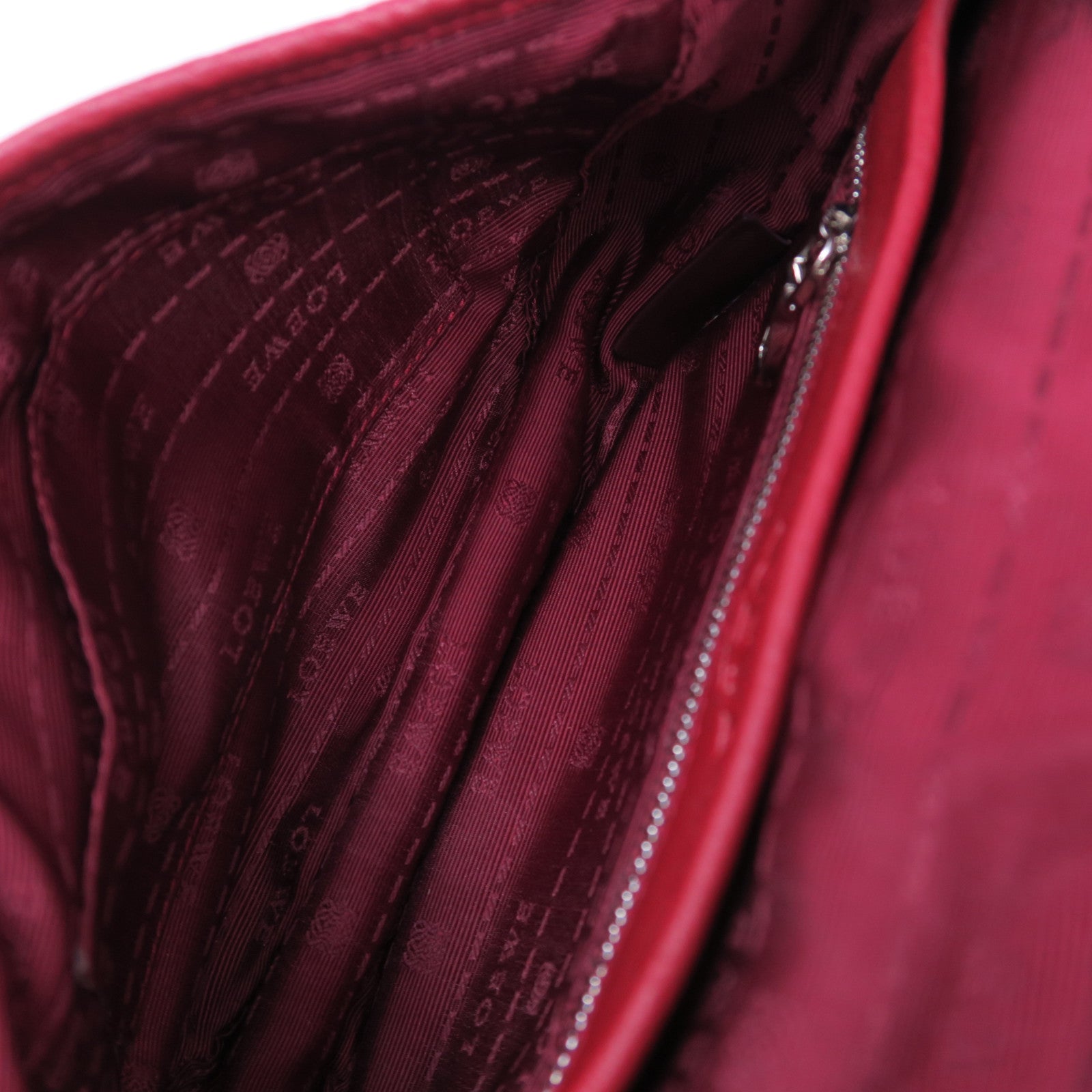 LOEWE 牛皮皮革Shoulder Bag銀扣肩背袋紅色
