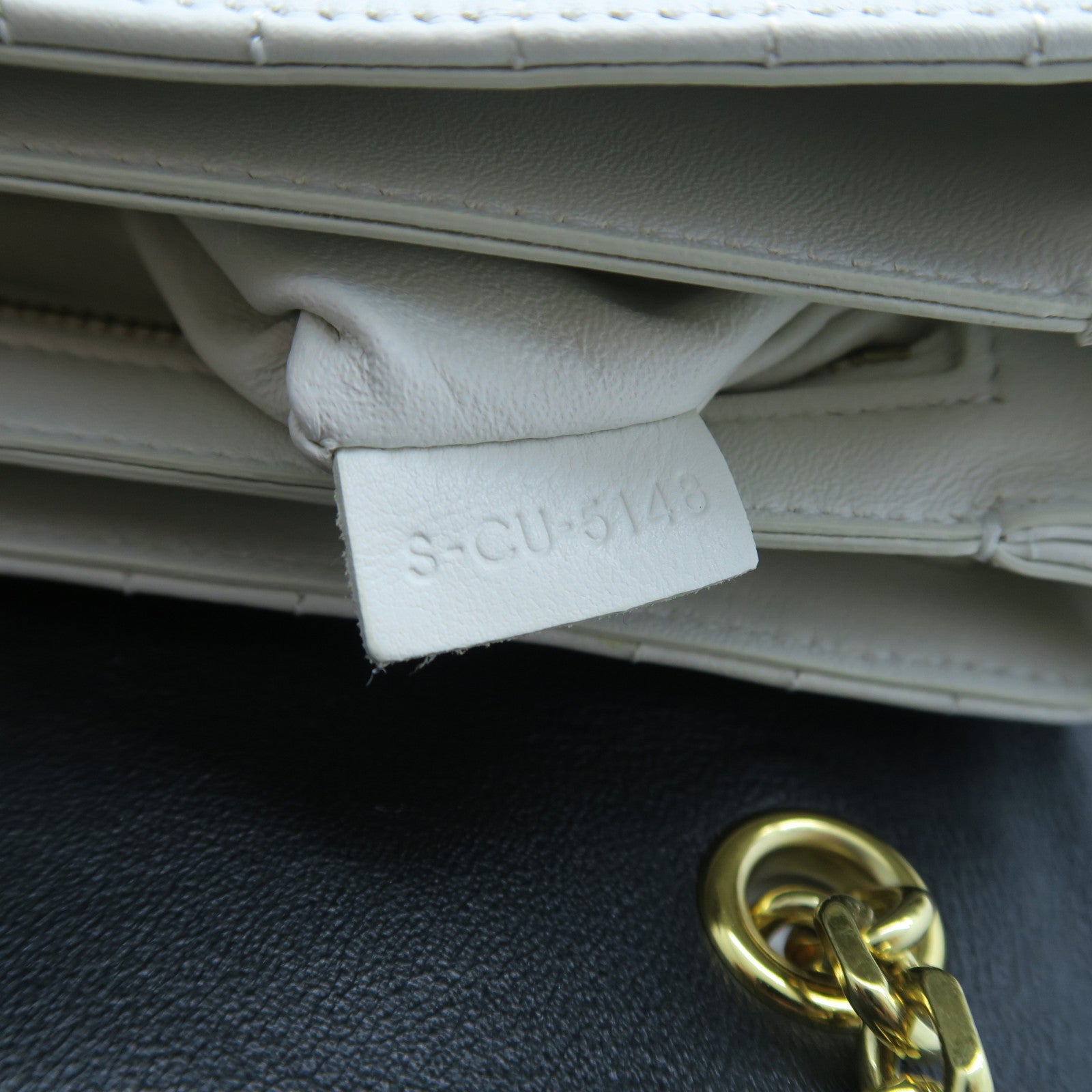 CELINE 牛皮皮革Chain Shoulder金扣鏈帶肩背袋黑色/白色