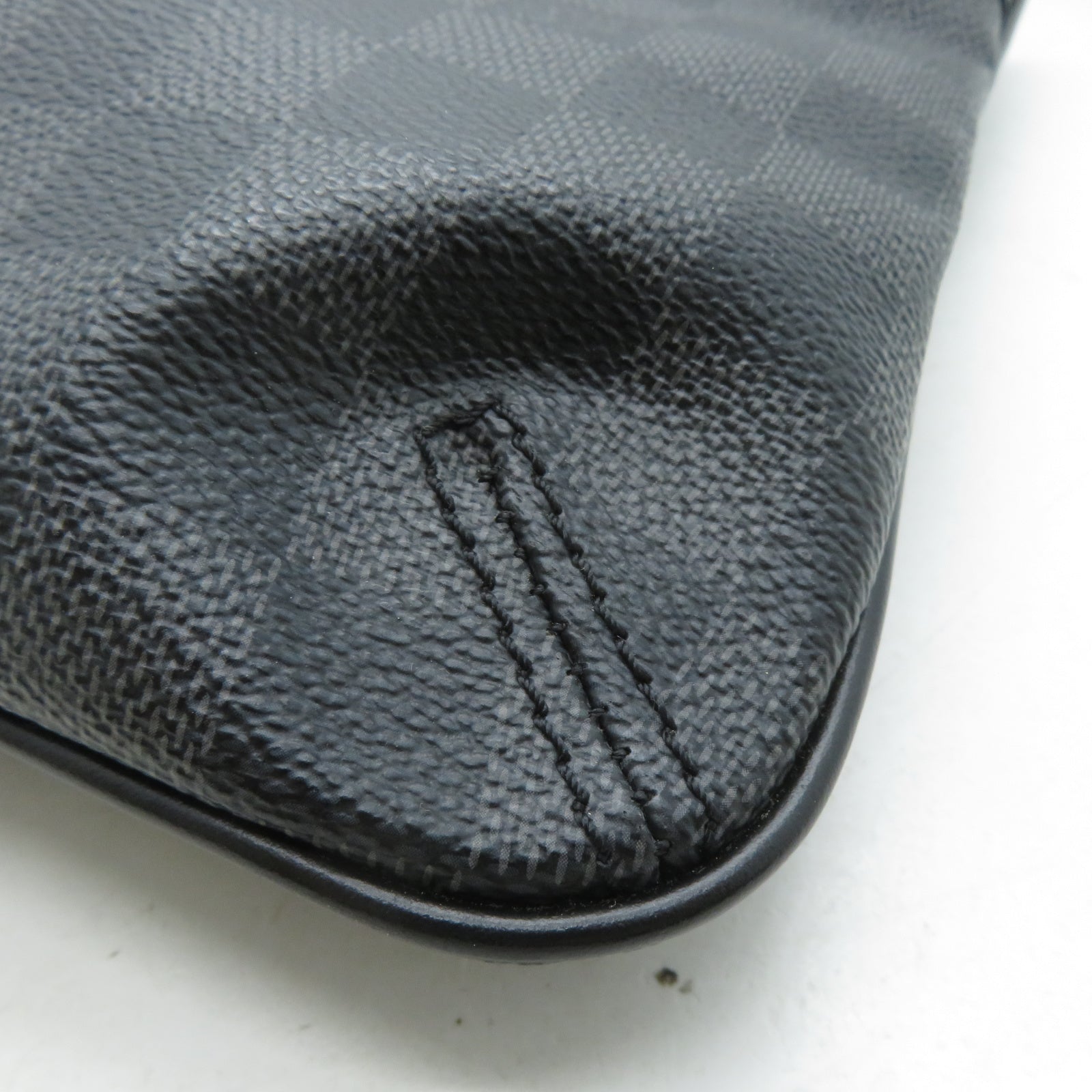 LOUIS VUITTON Damier Graphite Damier Graphite Tomas銀扣肩背袋黑色
