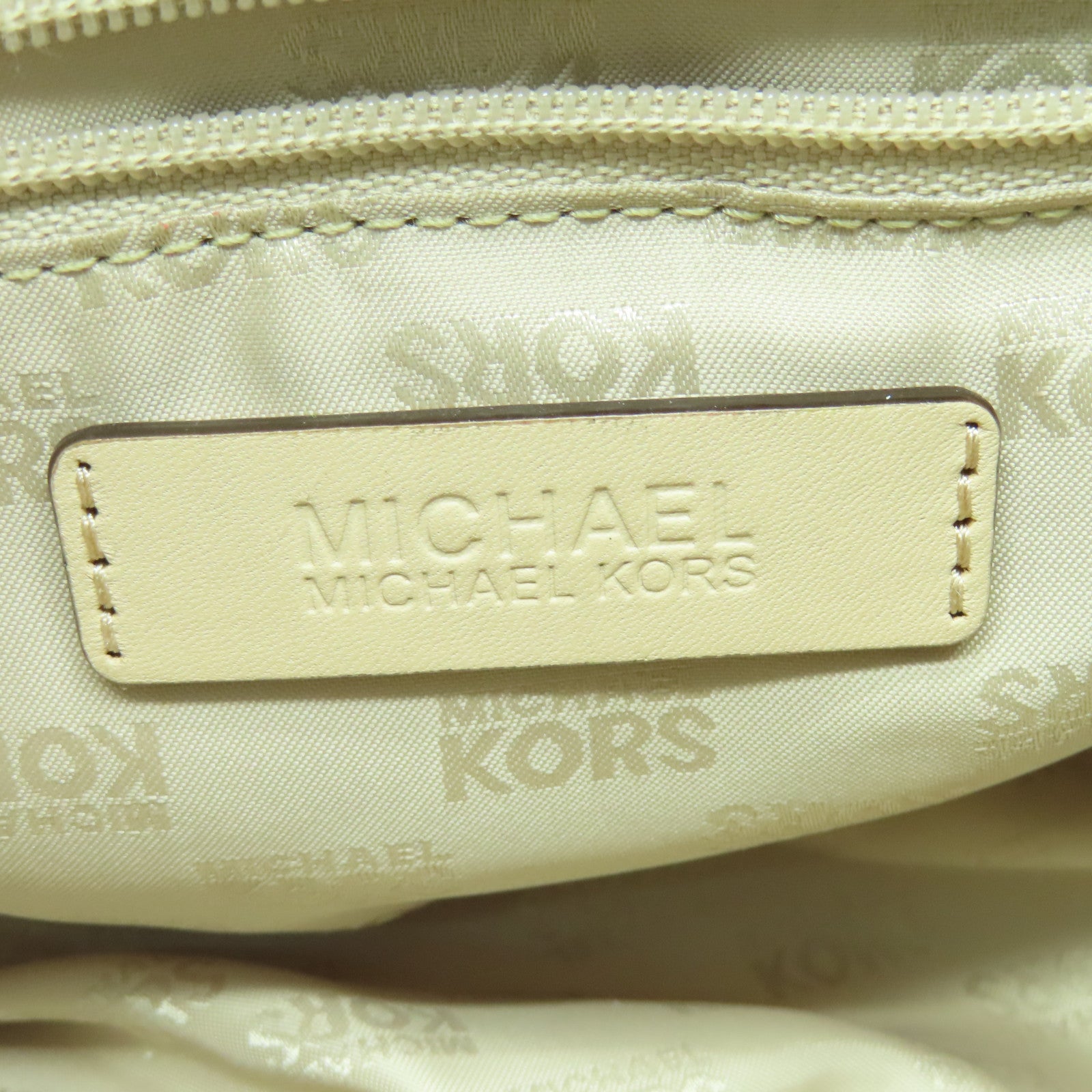 Michael Kors 漆皮皮革Handbag金扣手挽袋白色
