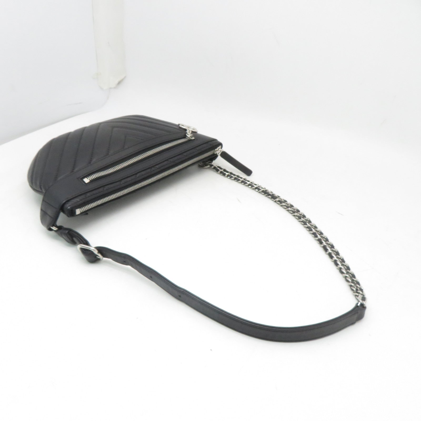 CHANEL 斜紋羊皮皮革Waist Bag銀扣腰包黑色