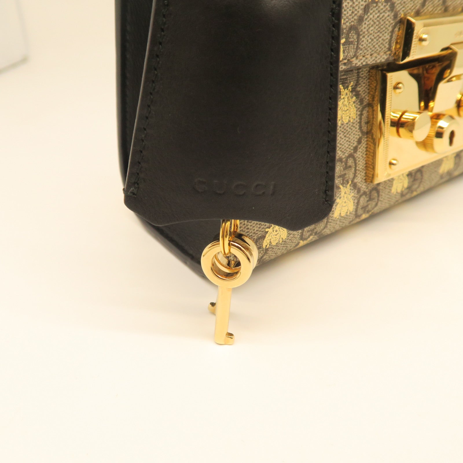 GUCCI Coated Canvas Chain Shoulder Gold Buckle Shoulder Bag Gray