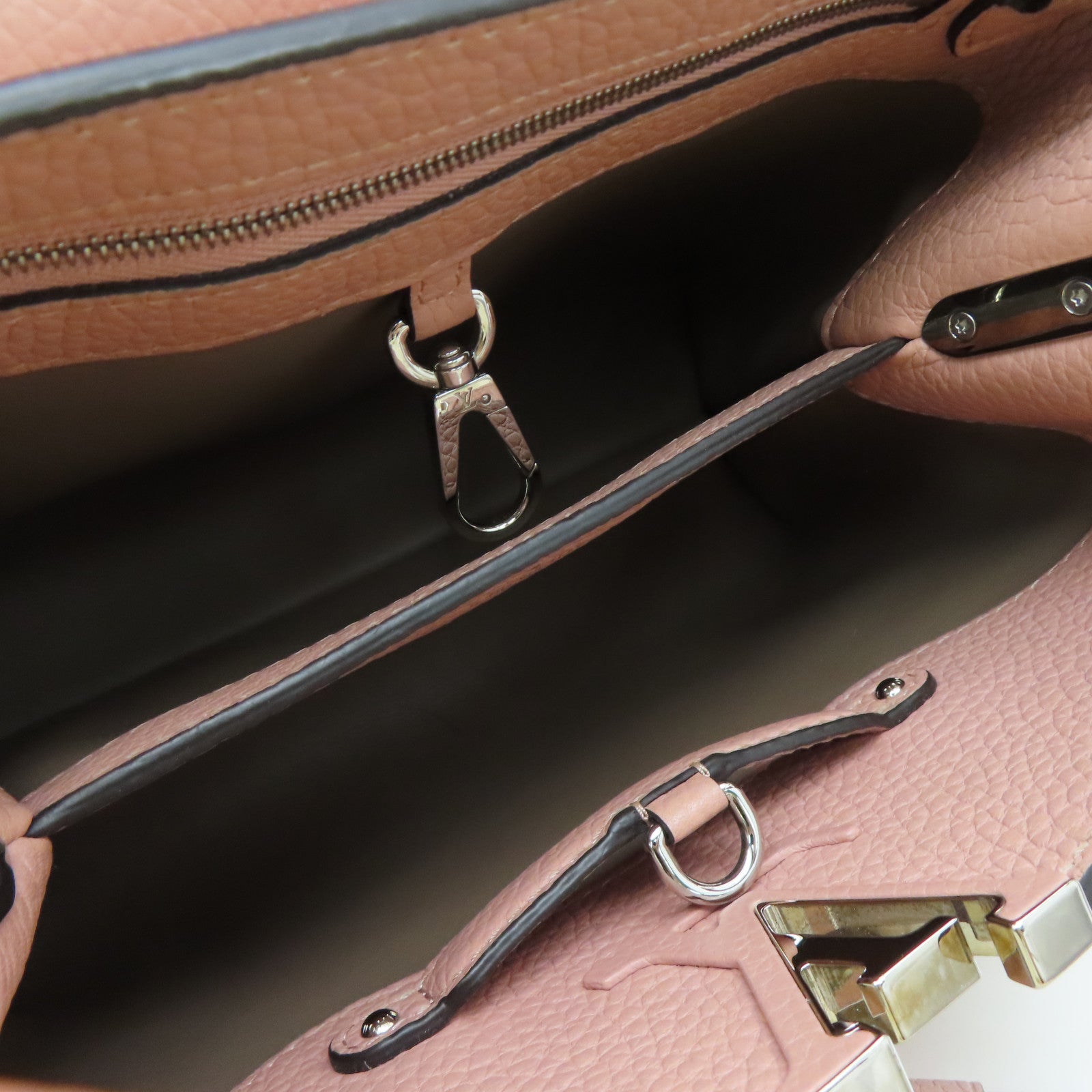 LOUIS VUITTON Taurillon皮革Capucines BB银扣手挽肩背两用袋粉红色