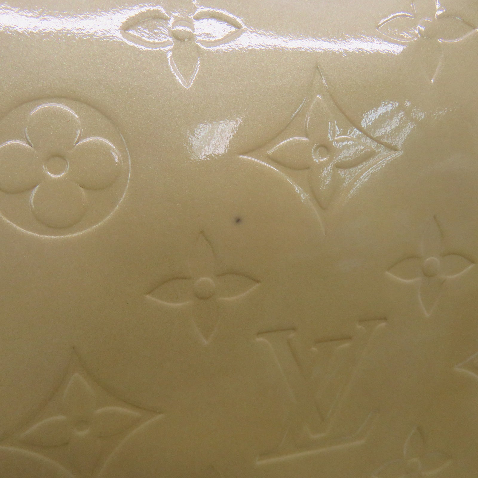 LOUIS VUITTON Vernis Lead MM金扣肩背袋淡黄色
