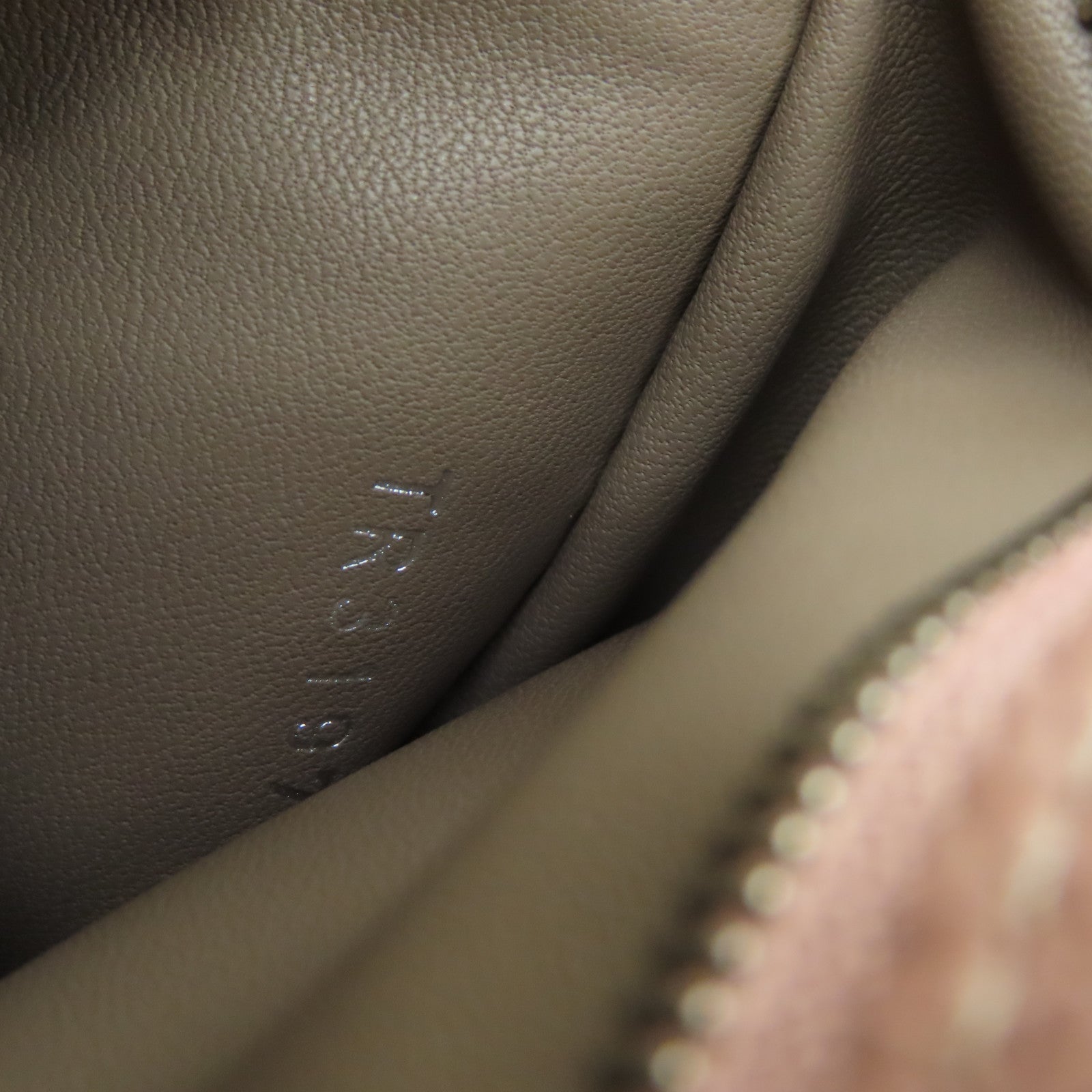 LOUIS VUITTON Taurillon皮革Capucines BB银扣手挽肩背两用袋粉红色