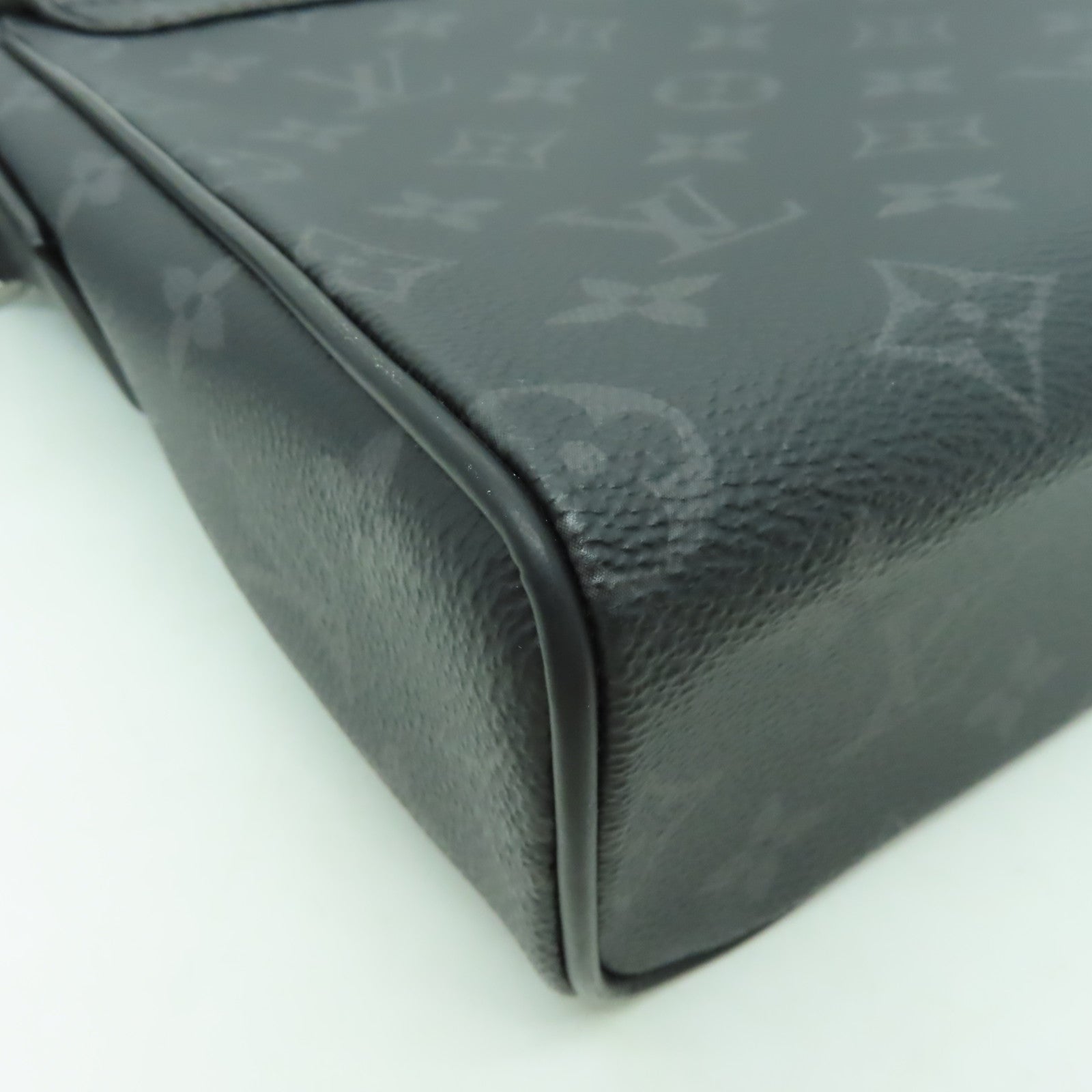LOUIS VUITTON Monogram Eclipse District PM銀扣肩背袋黑色/灰色