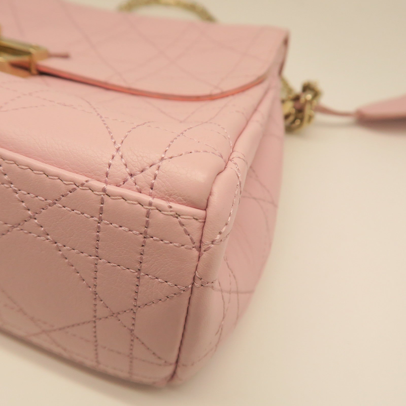 Dior rhombic cowhide leather Chain Shoulder gold buckle shoulder bag pink