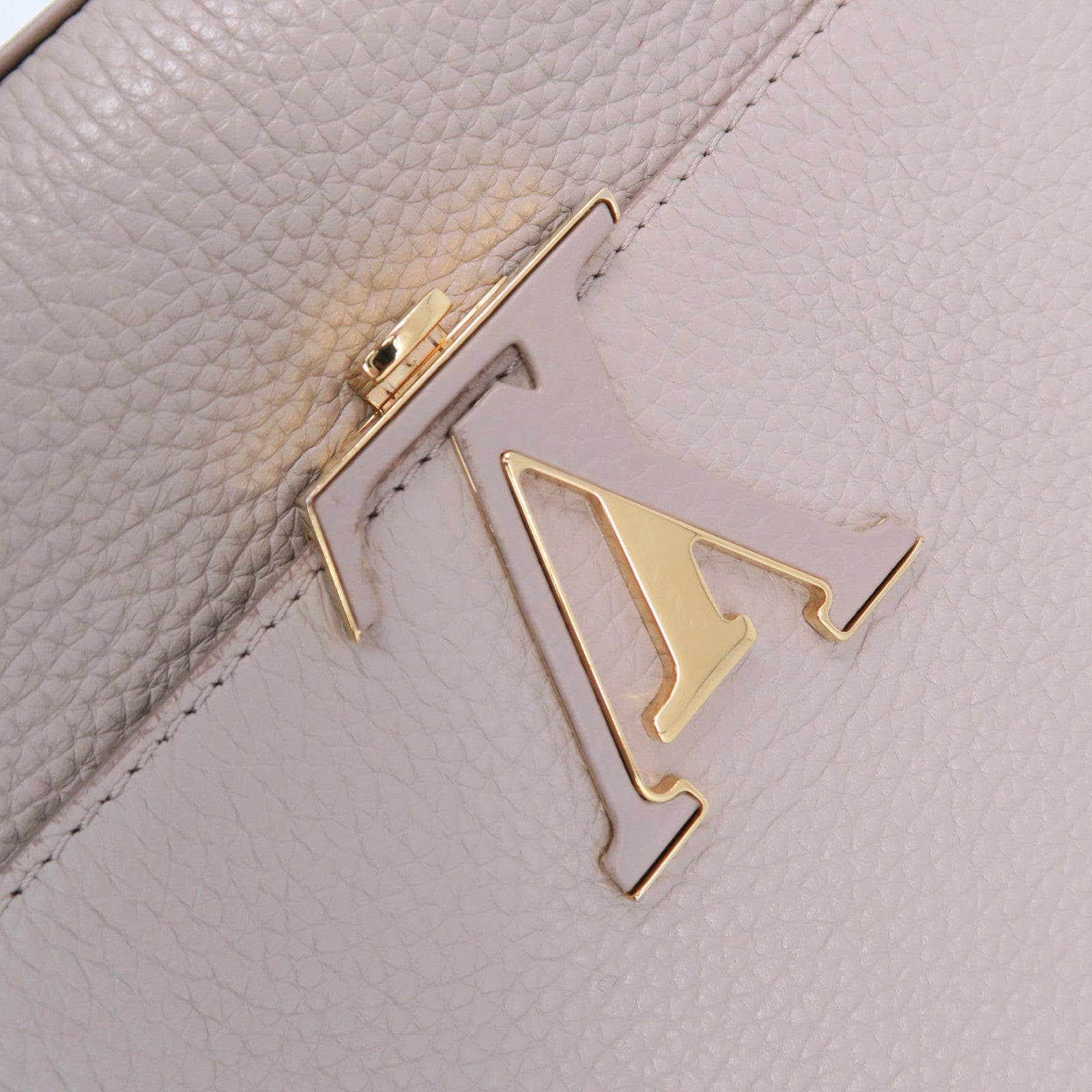 LOUIS VUITTON 牛皮皮革Volta金扣手挽肩背兩用袋米色