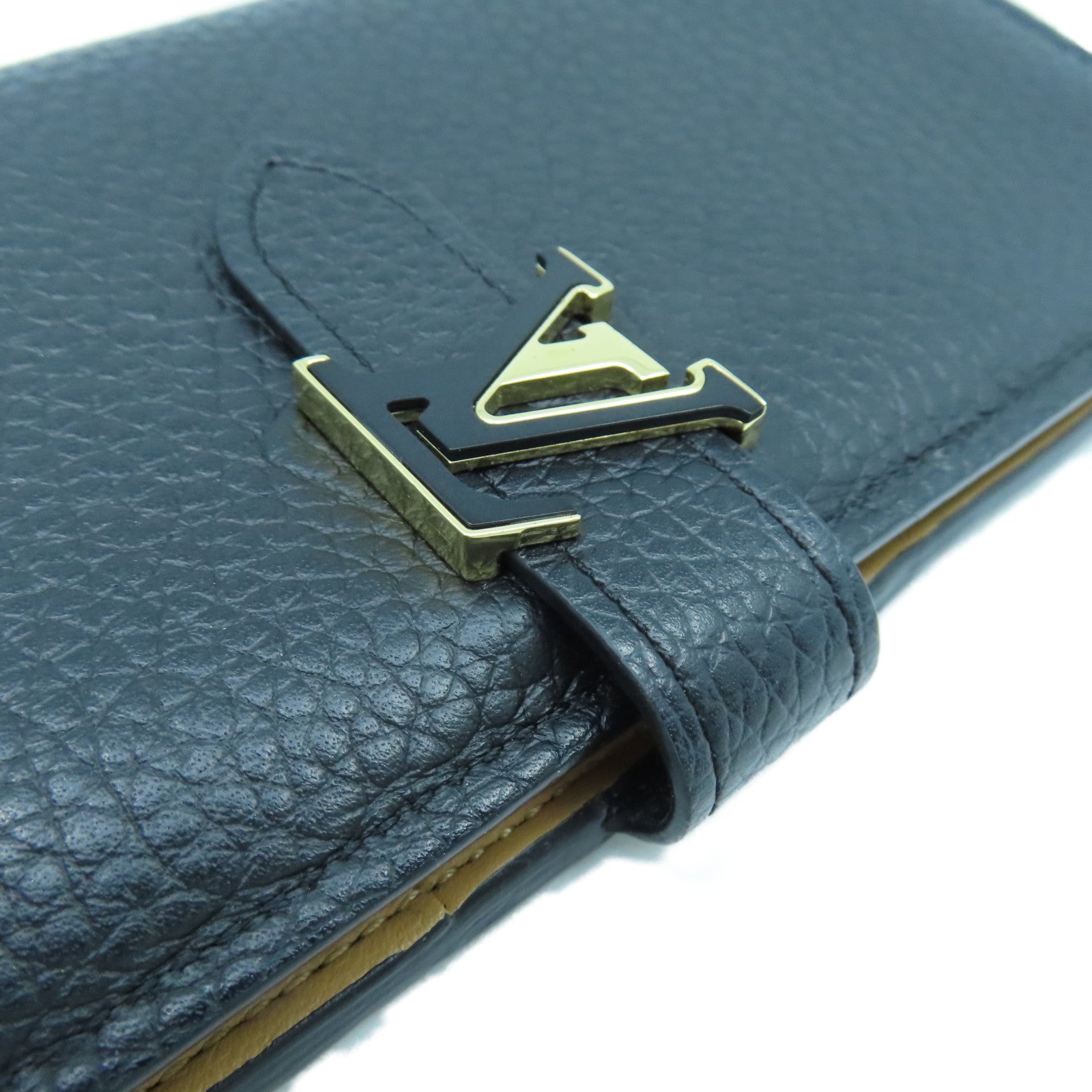LOUIS VUITTON 【激減優惠】Taurillon皮革Capucines金扣長錢包黑色