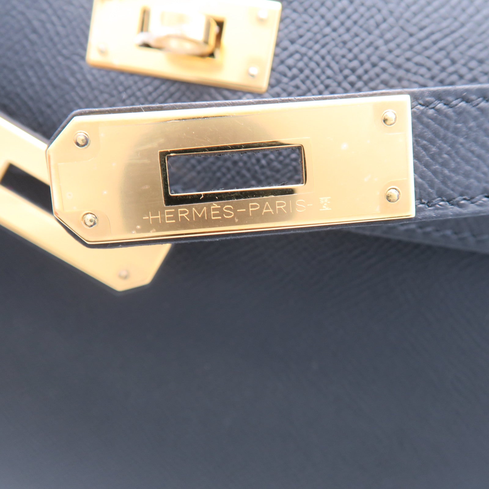 HERMES Veau Epsom皮革Kelly 28金扣手挽肩背兩用袋黑色