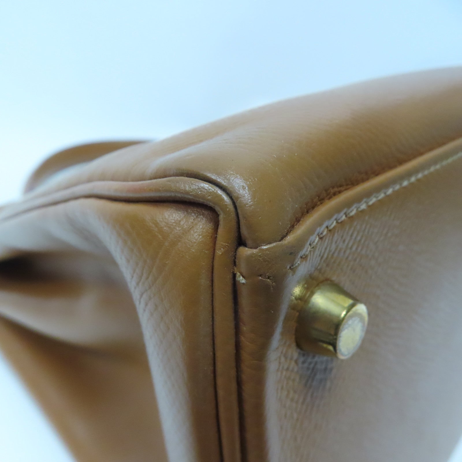 HERMES Courchevel皮革Kelly 32金扣手挽肩背兩用袋經典駝色