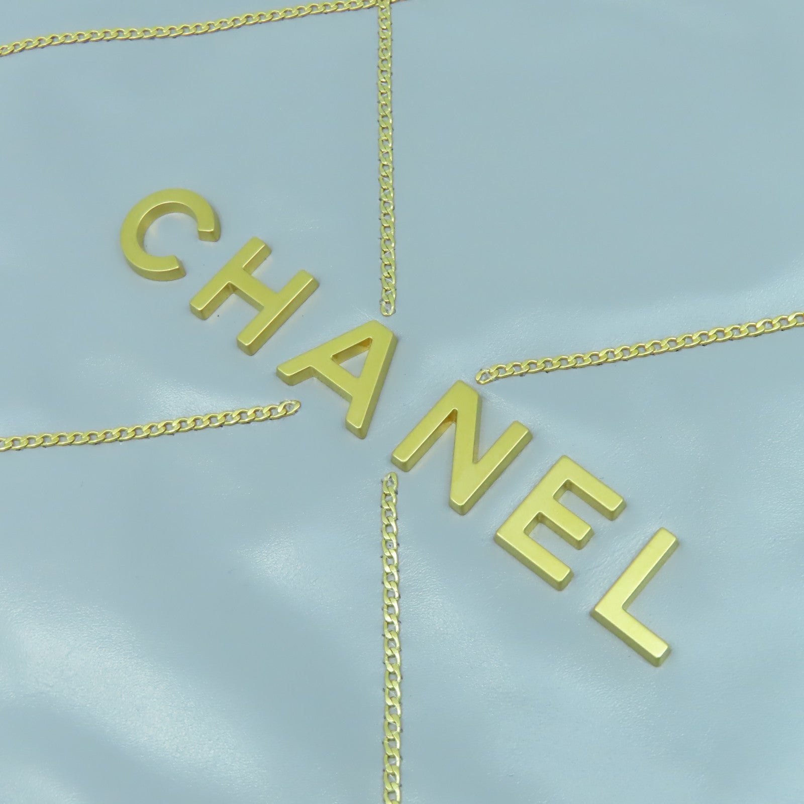 CHANEL 【激減優惠】菱格羊皮皮革C22 Small金扣肩背袋灰色