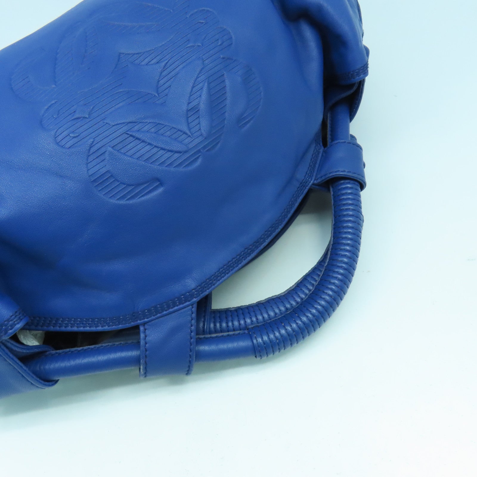 LOEWE 羊皮皮革Nappa Aire金扣手挽袋藍色