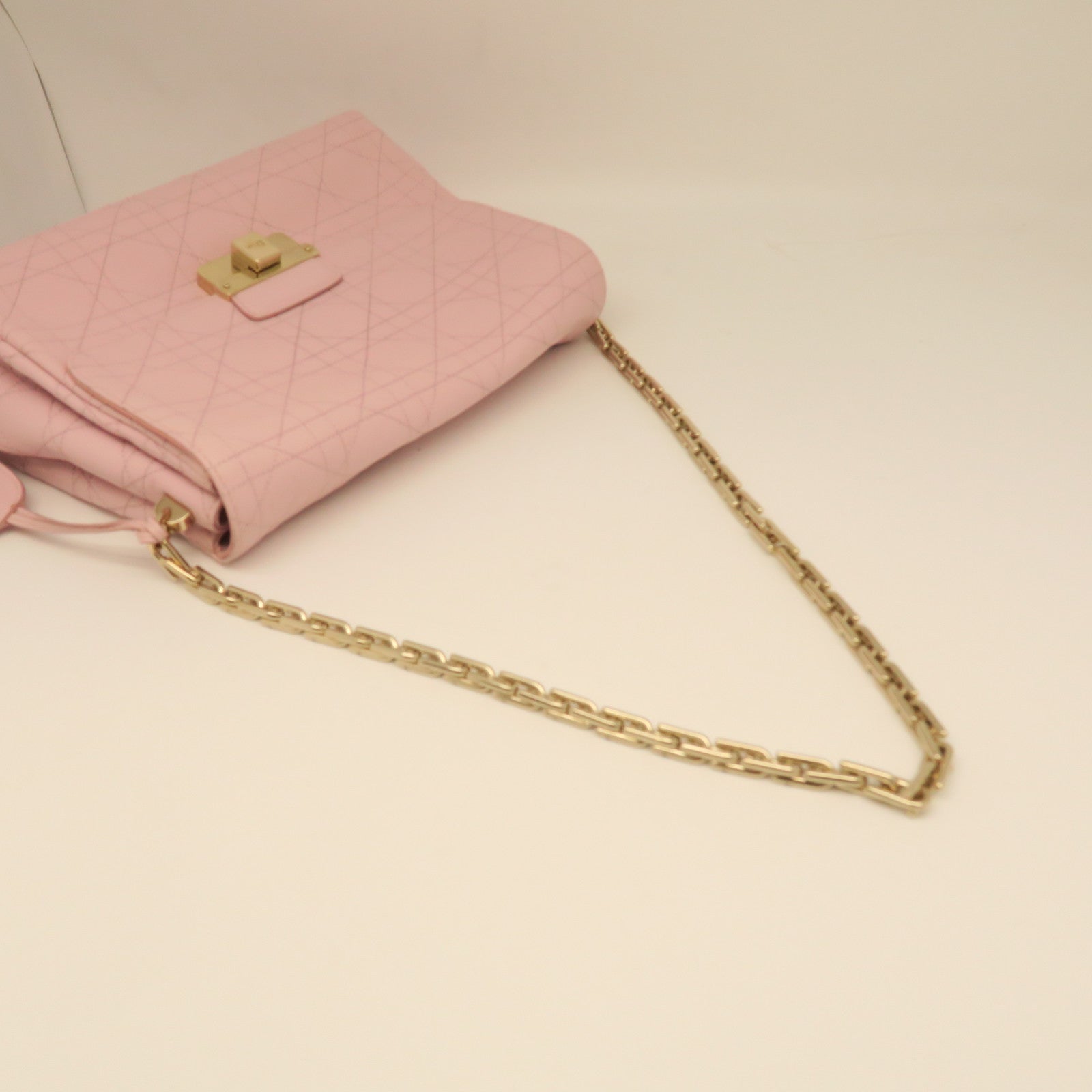 Dior rhombic cowhide leather Chain Shoulder gold buckle shoulder bag pink