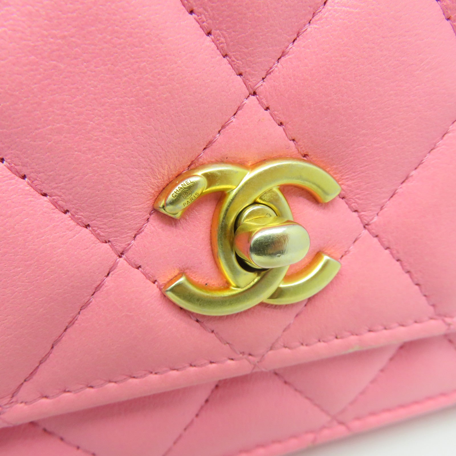 CHANEL 菱格羊皮皮革Wallet On Chain金扣链带肩背袋粉红色