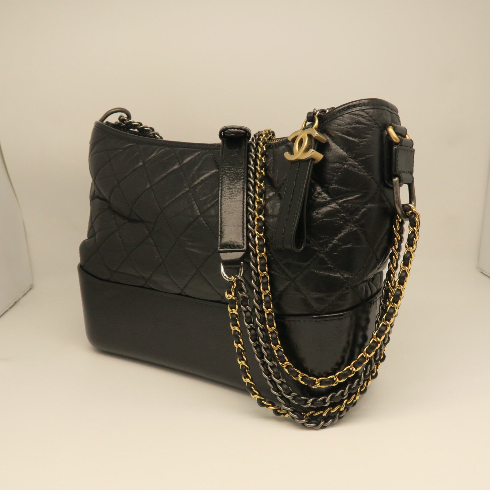 CHANEL rhombic cowhide leather Chain Shoulder gold and silver buckle shoulder bag black