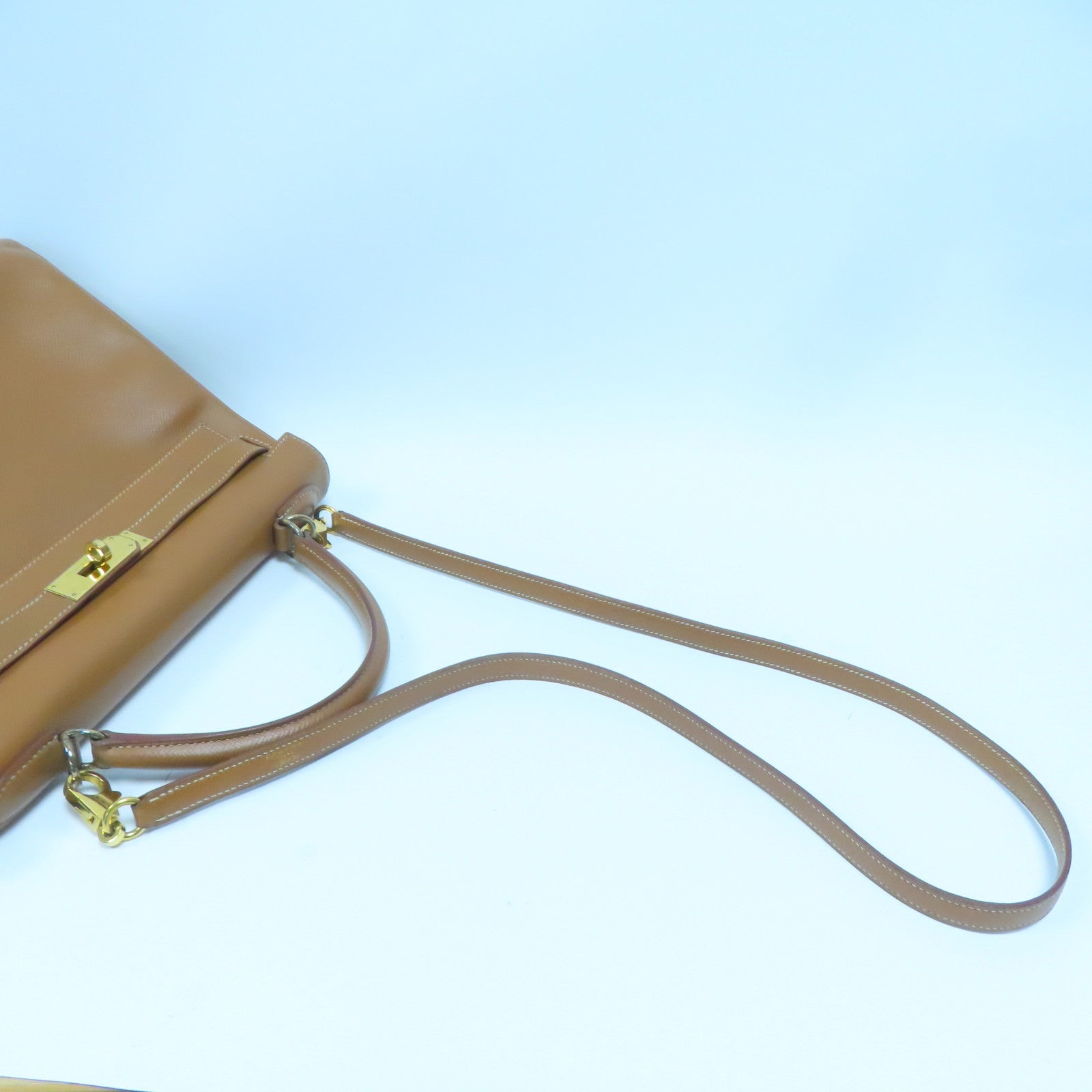 HERMES Courchevel皮革Kelly 32金扣手挽肩背兩用袋經典駝色