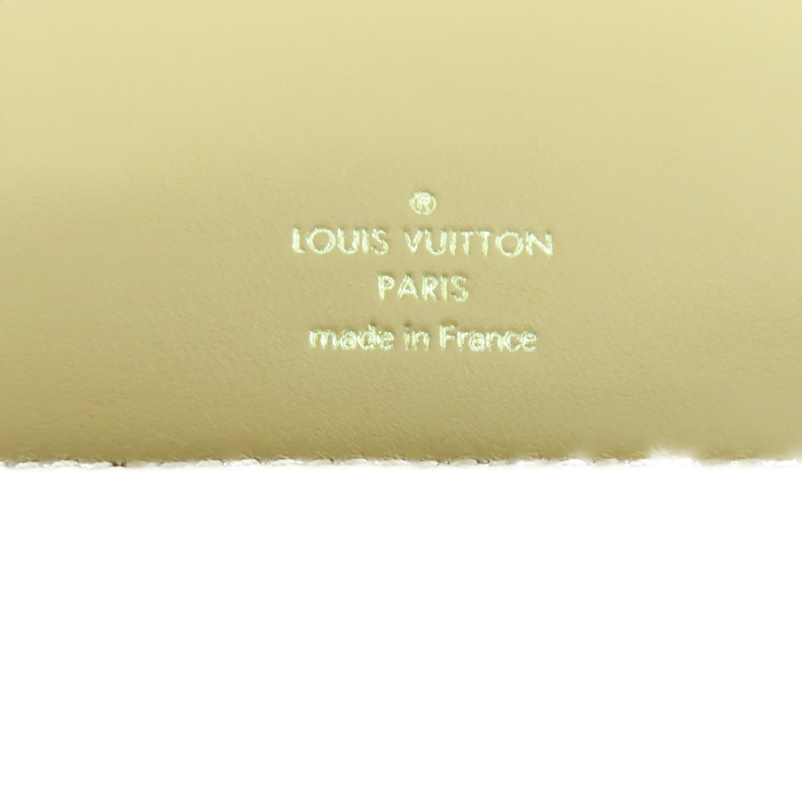 LOUIS VUITTON 【激減優惠】Taurillon皮革Capucines金扣長錢包黑色