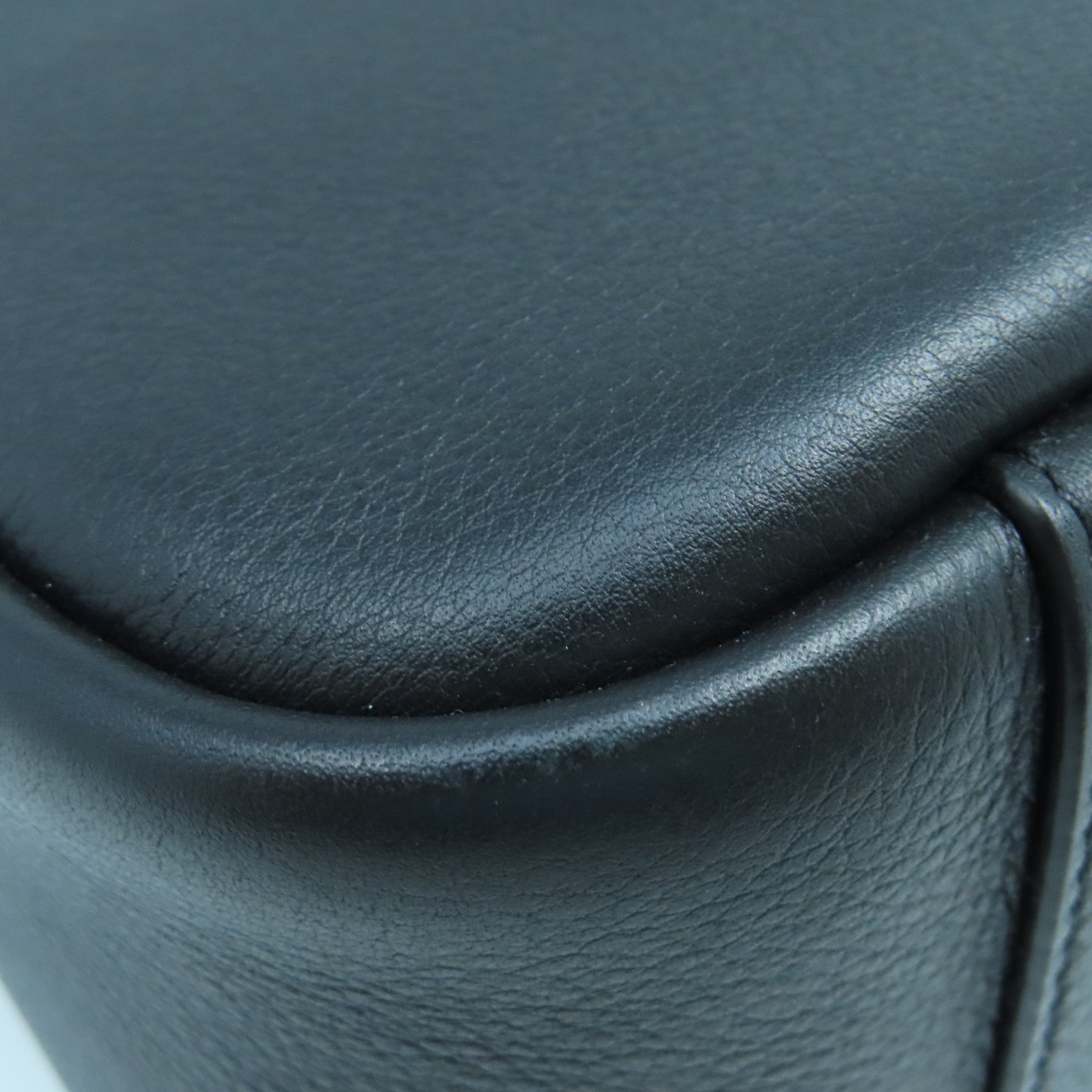 SAINT LAURENT 牛皮皮革Hobo金扣肩背袋黑色