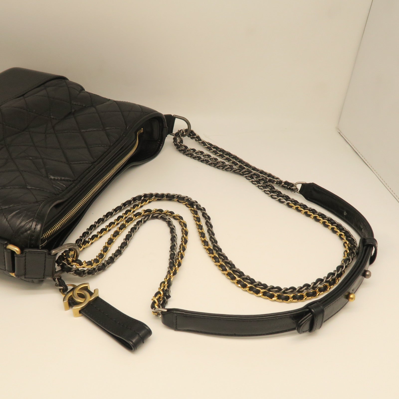 CHANEL rhombic cowhide leather Chain Shoulder gold and silver buckle shoulder bag black