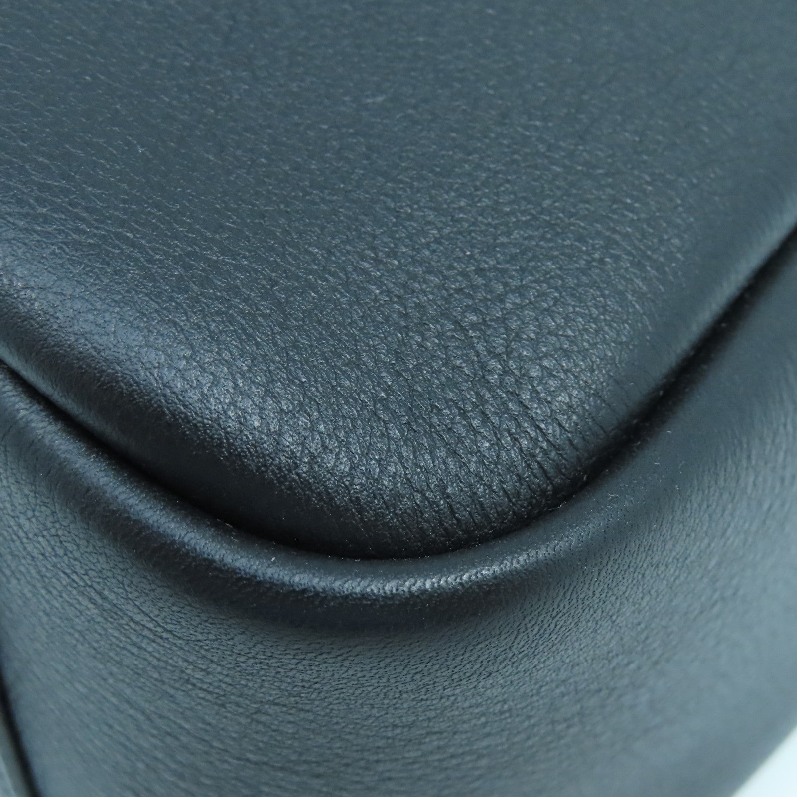 SAINT LAURENT 牛皮皮革Hobo金扣肩背袋黑色