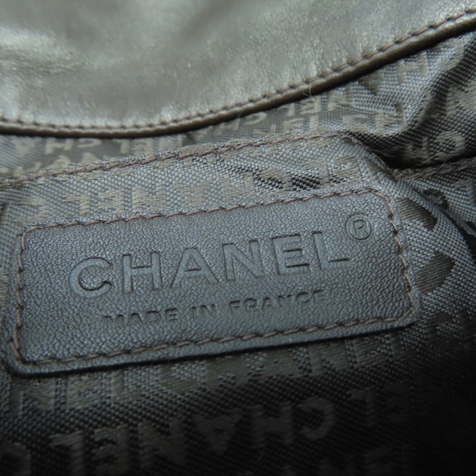 CHANEL furry Chain Shoulder silver buckle handle bag color