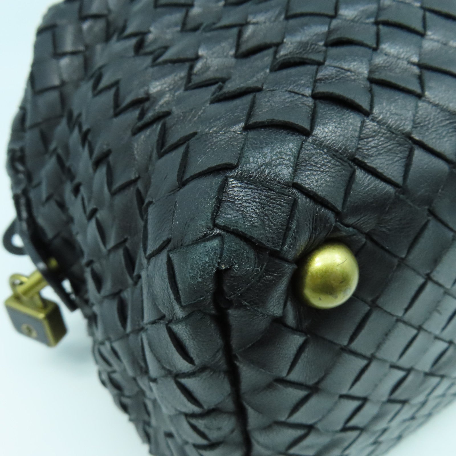 BOTTEGA VENETA 織紋羊皮皮革Shoulder Bag金扣肩背袋黑色