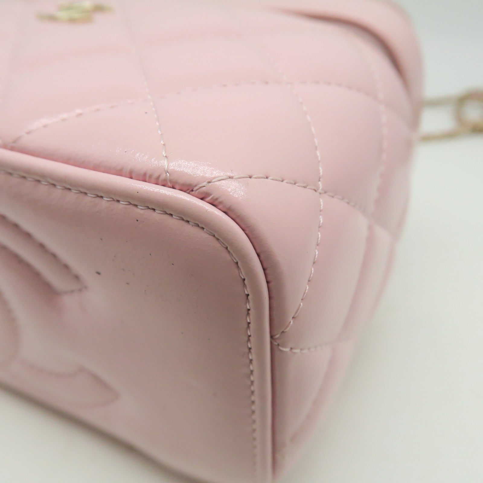 CHANEL 菱格牛皮皮革Vanity Case金扣鏈帶肩背袋粉紅色