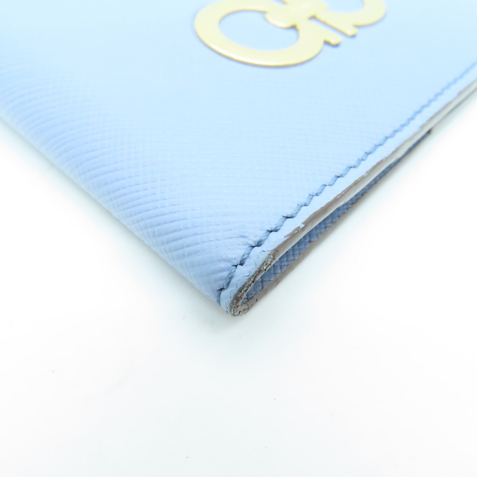 Salvatore Ferragamo 牛皮皮革Passport Case金扣護照套淺藍色