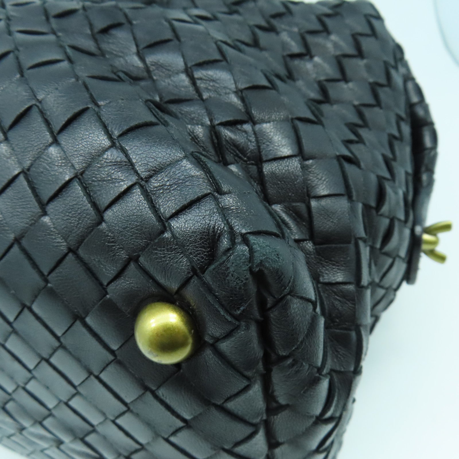 BOTTEGA VENETA 織紋羊皮皮革Shoulder Bag金扣肩背袋黑色