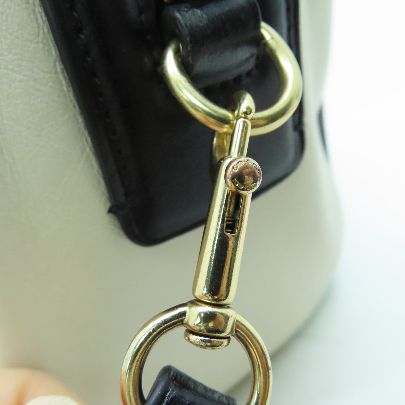 COACH PVC 2 Way Shoulder金扣手挽肩背兩用袋啡色/白色