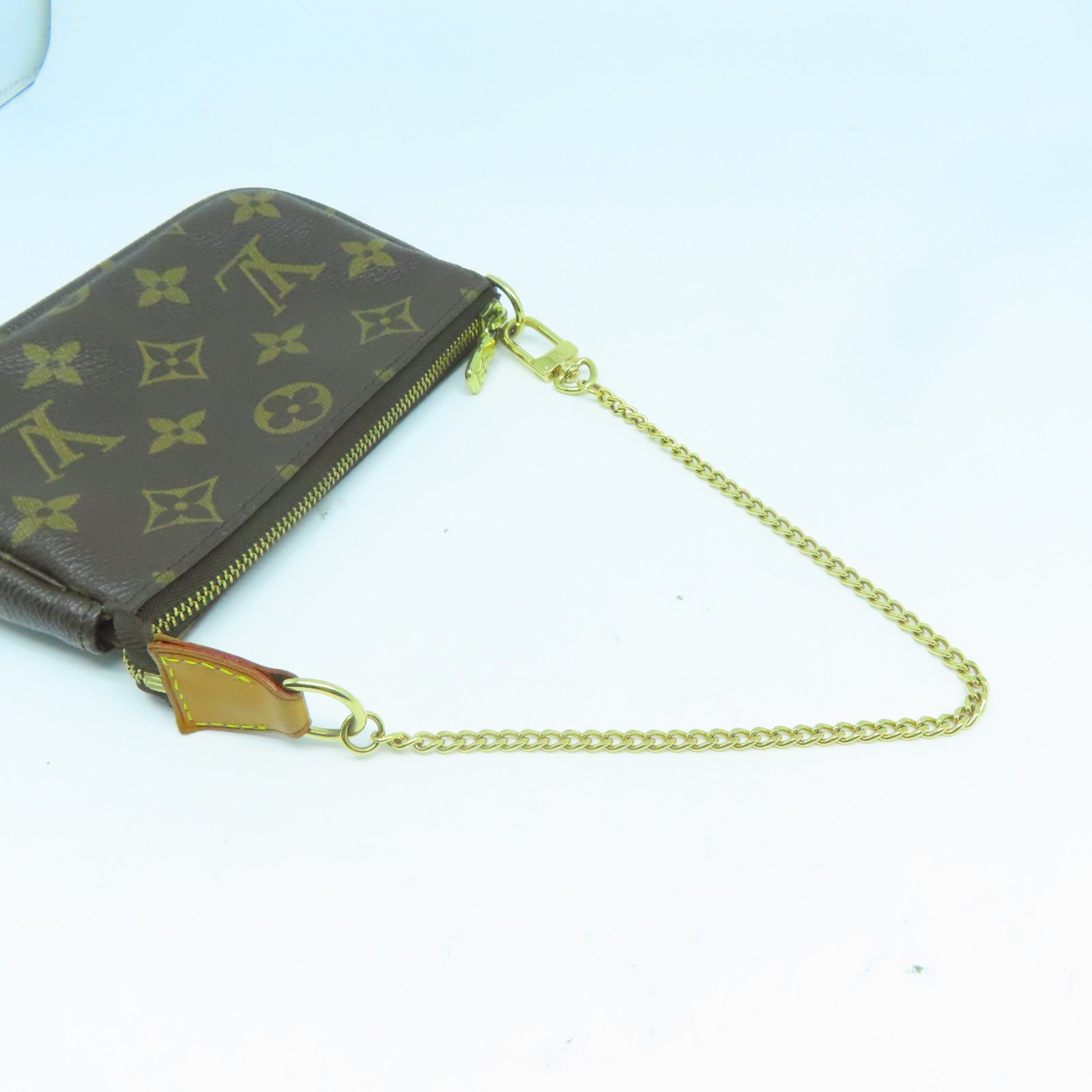 LOUIS VUITTON Monogram Mini Pochette Accessoires金扣手挽袋啡色