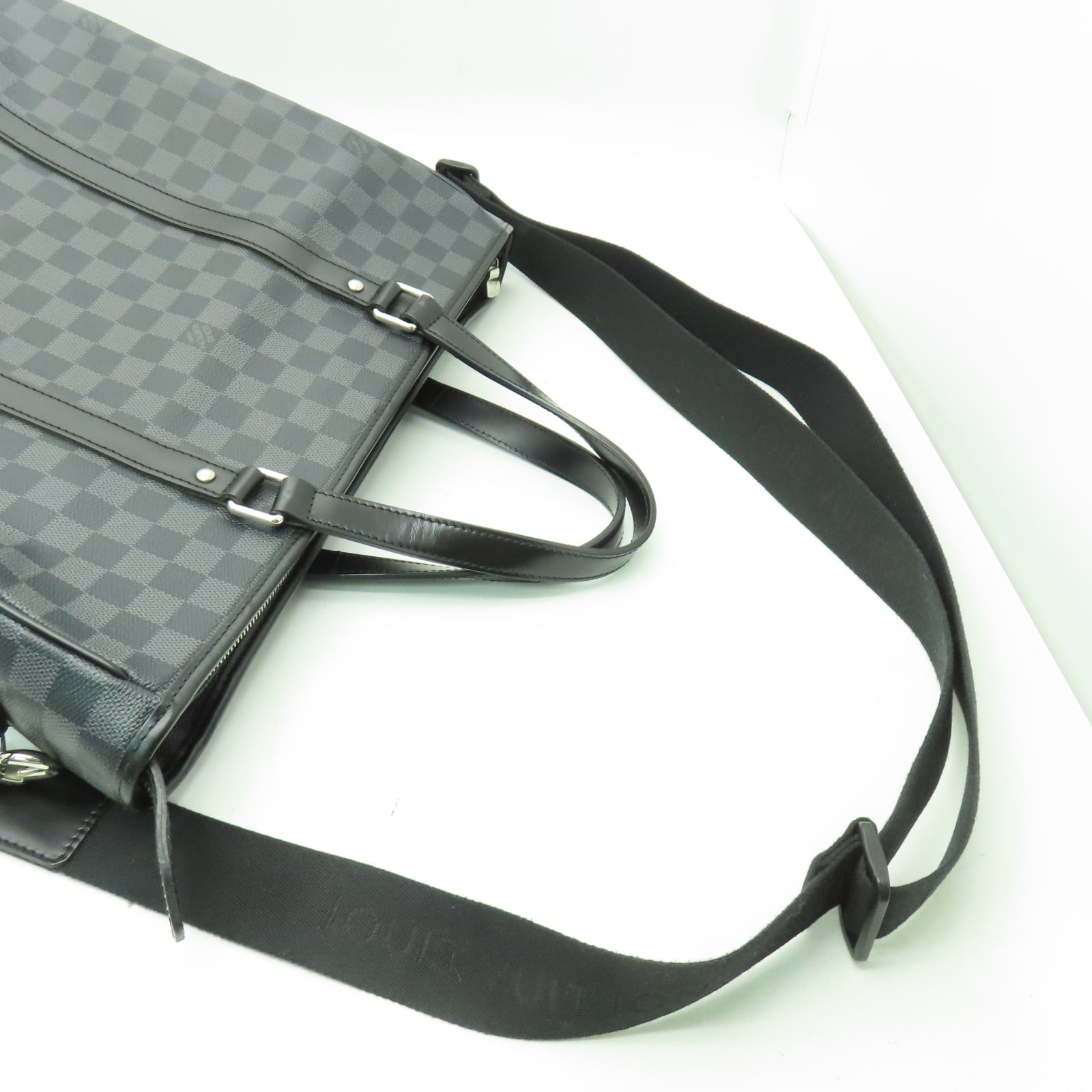 LOUIS VUITTON Damier Graphite Tadao銀扣手挽肩背兩用袋黑色