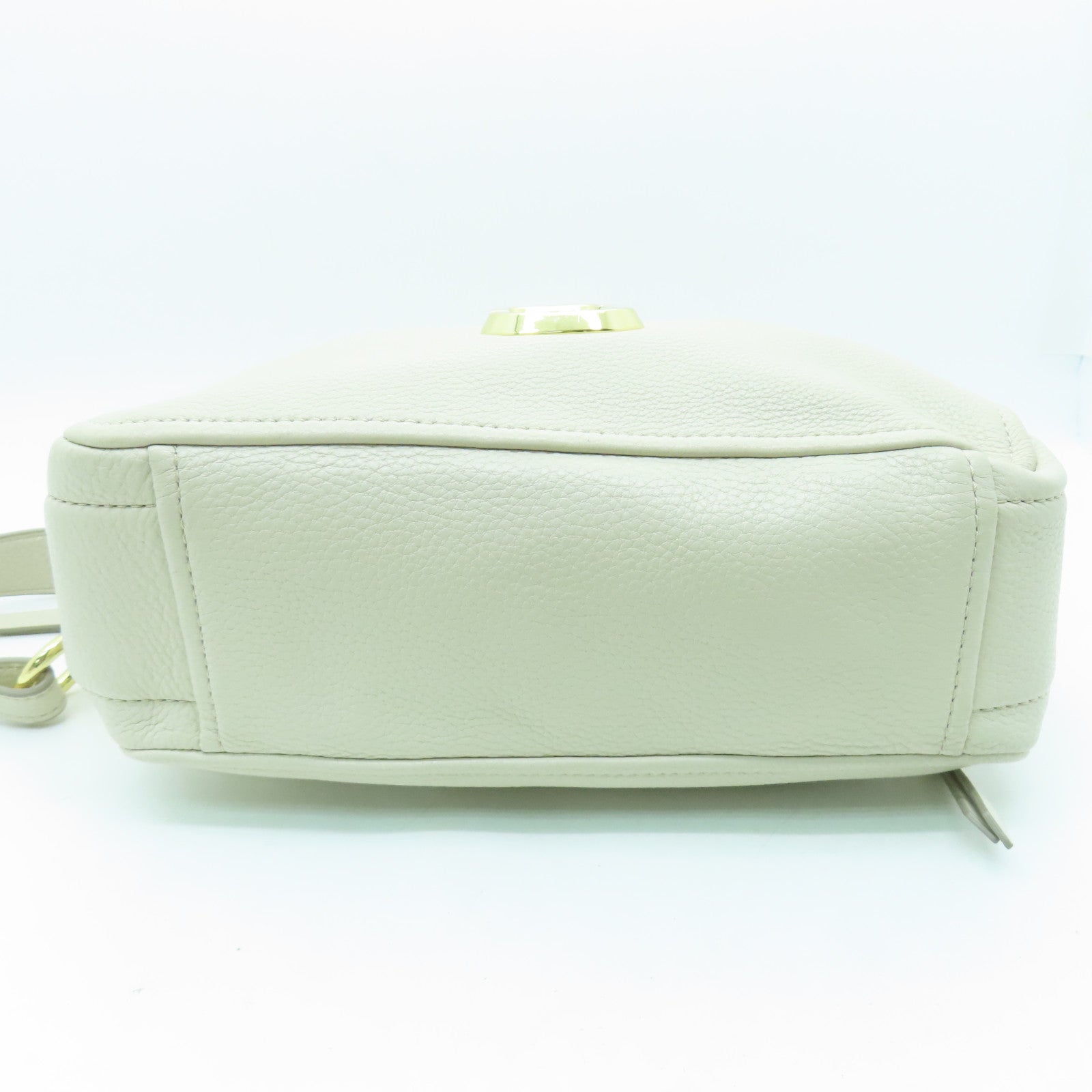 MARC JACOBS 牛皮皮革Shoulder Bag金扣肩背袋白色