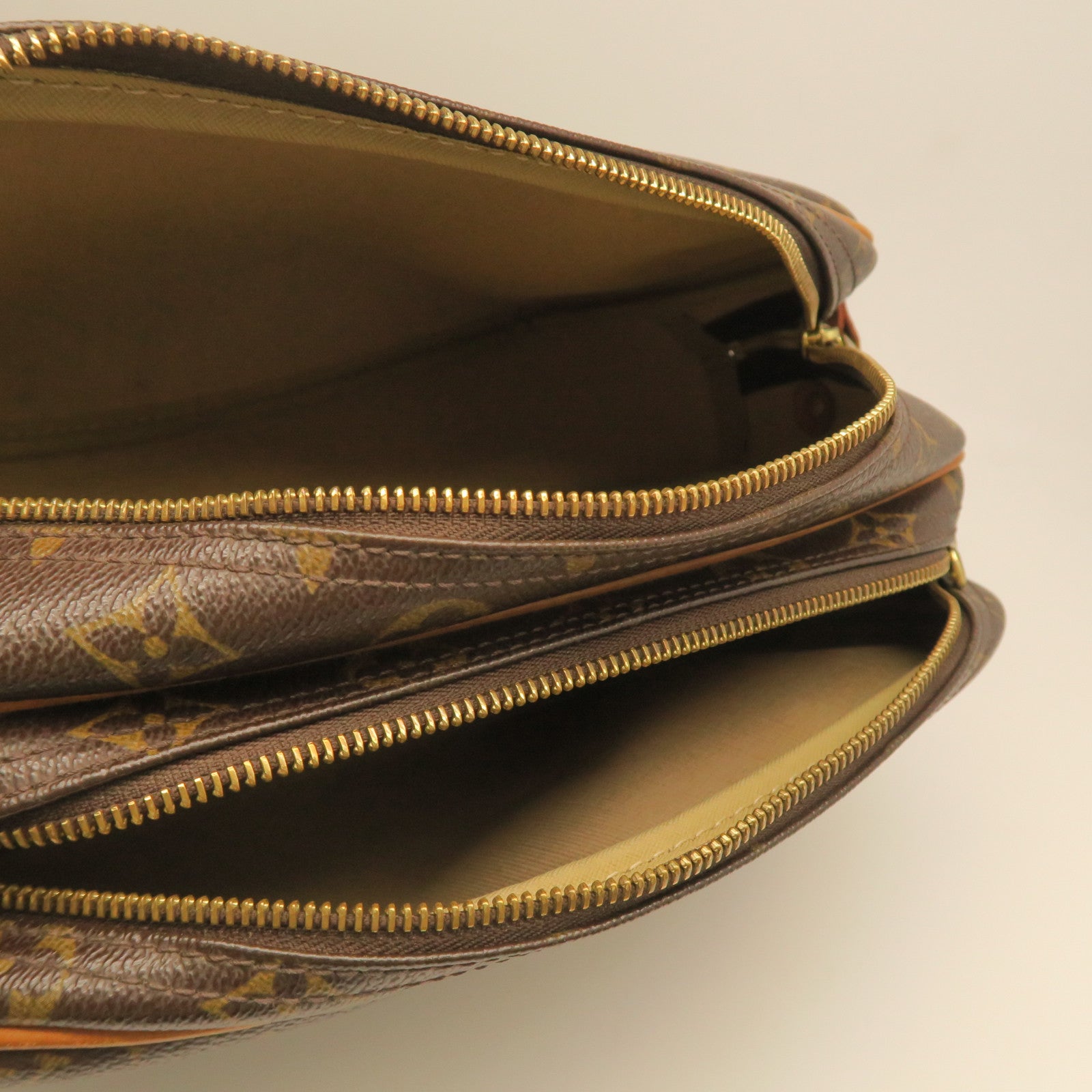 LOUIS VUITTON Monogram Reporter Gold Buckle Shoulder Bag Brown