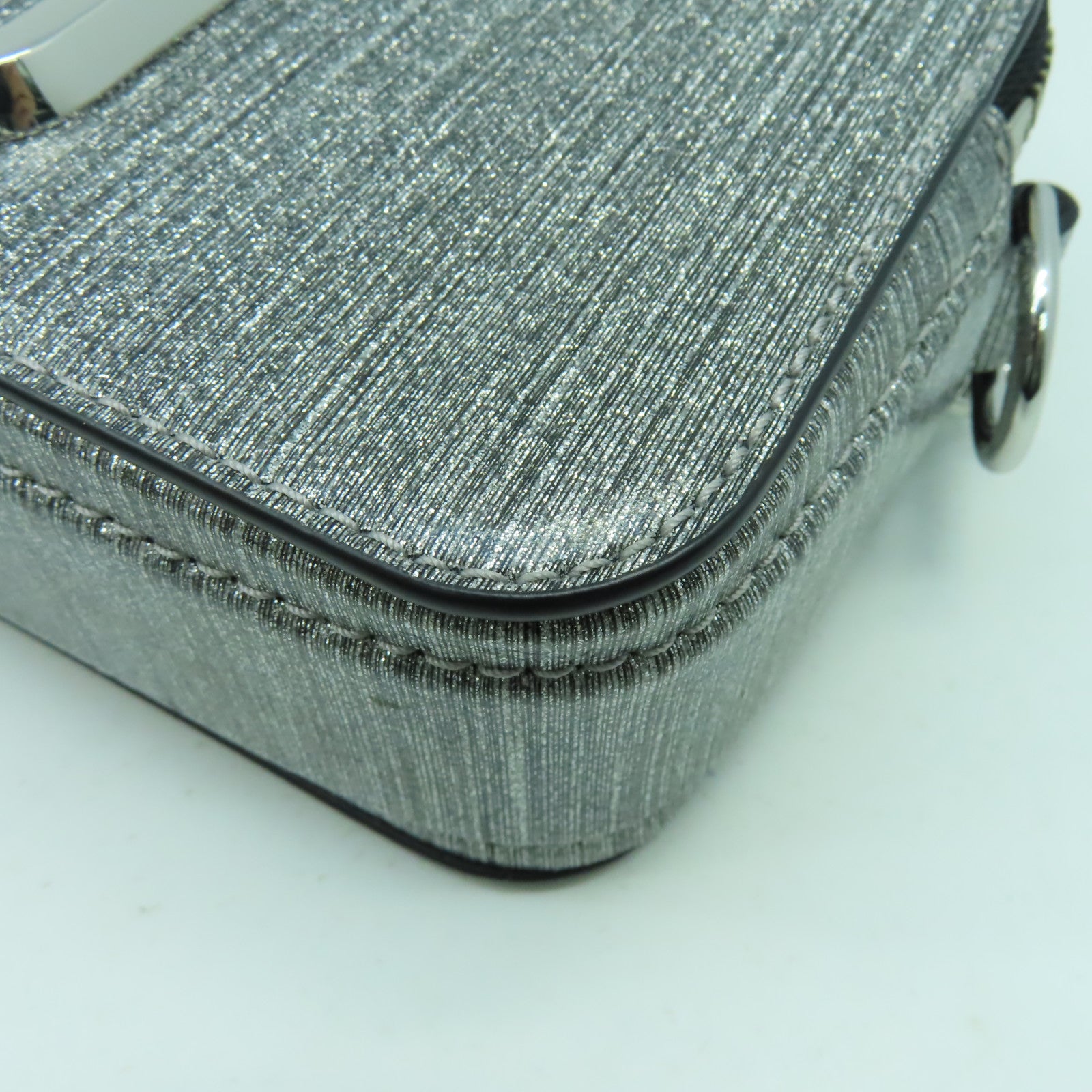 MARC JACOBS 塗層帆布Shoulder Bag銀扣肩背袋銀色