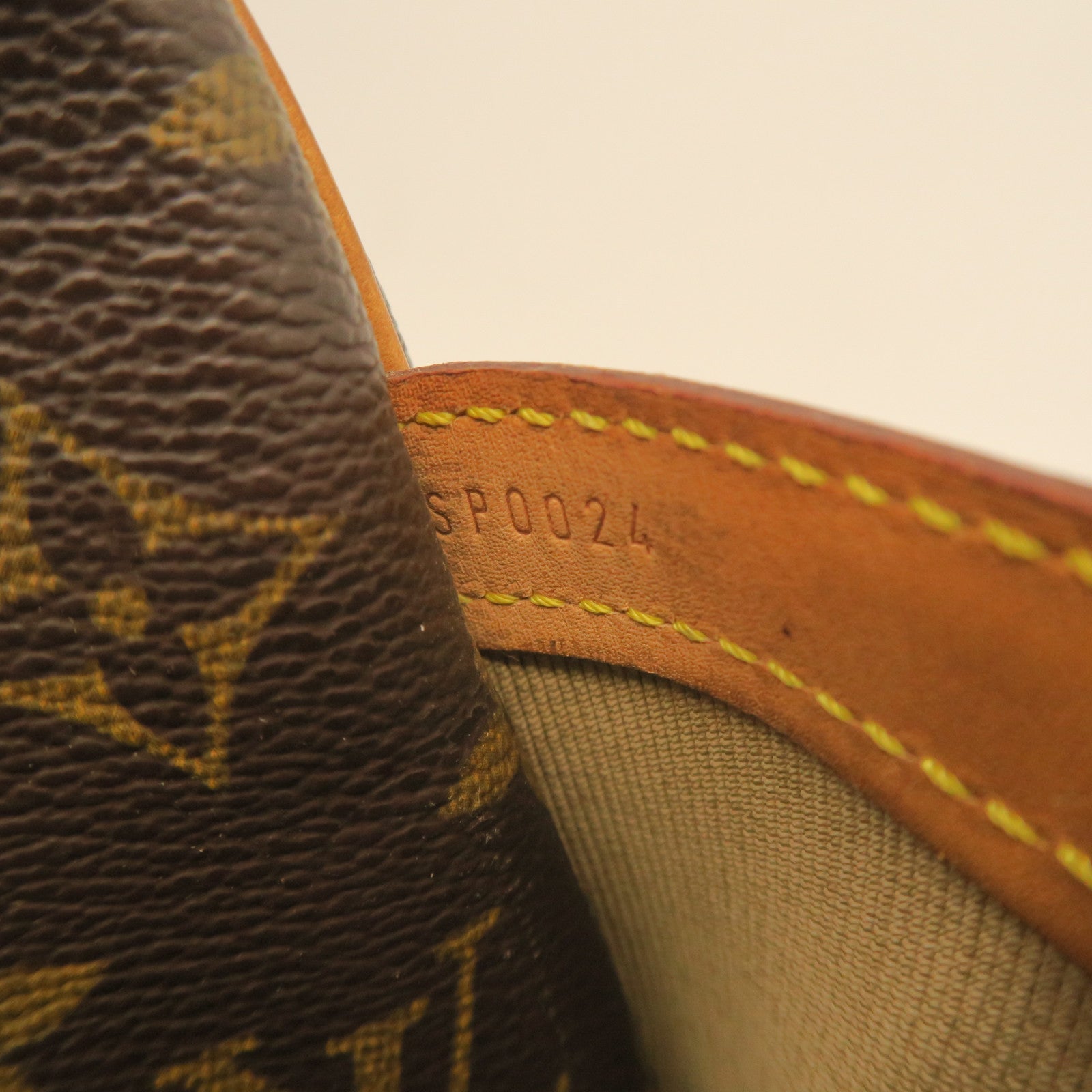 LOUIS VUITTON Monogram Reporter Gold Buckle Shoulder Bag Brown