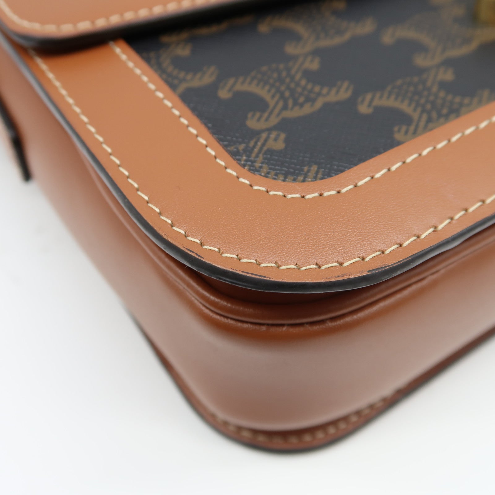 CELINE 塗層帆布Medium Triomphe金扣肩背袋啡色