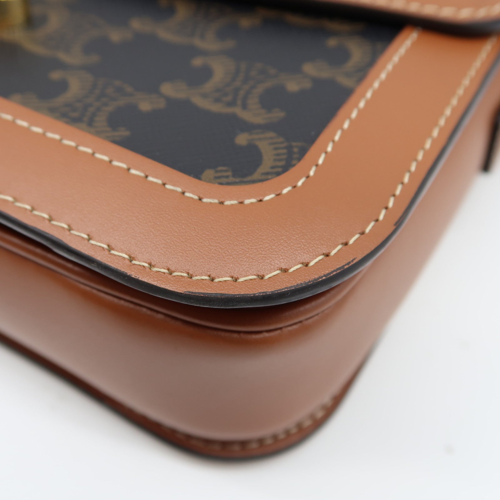 CELINE 塗層帆布Medium Triomphe金扣肩背袋啡色