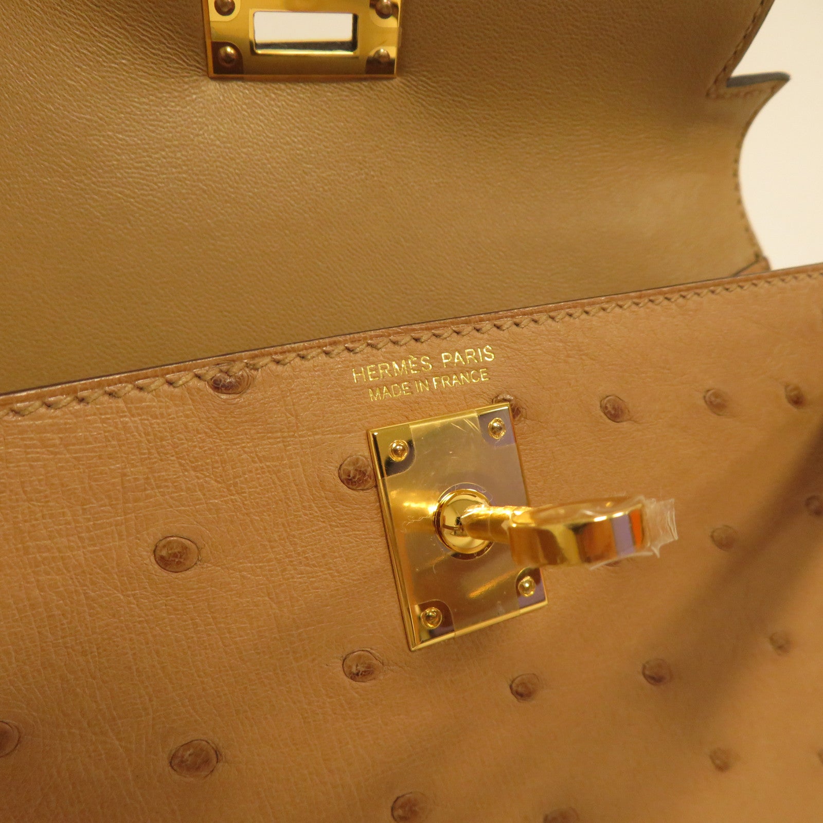 HERMES 鴕鳥皮革Mini Kelly金扣手挽肩背兩用袋Chai奶茶色