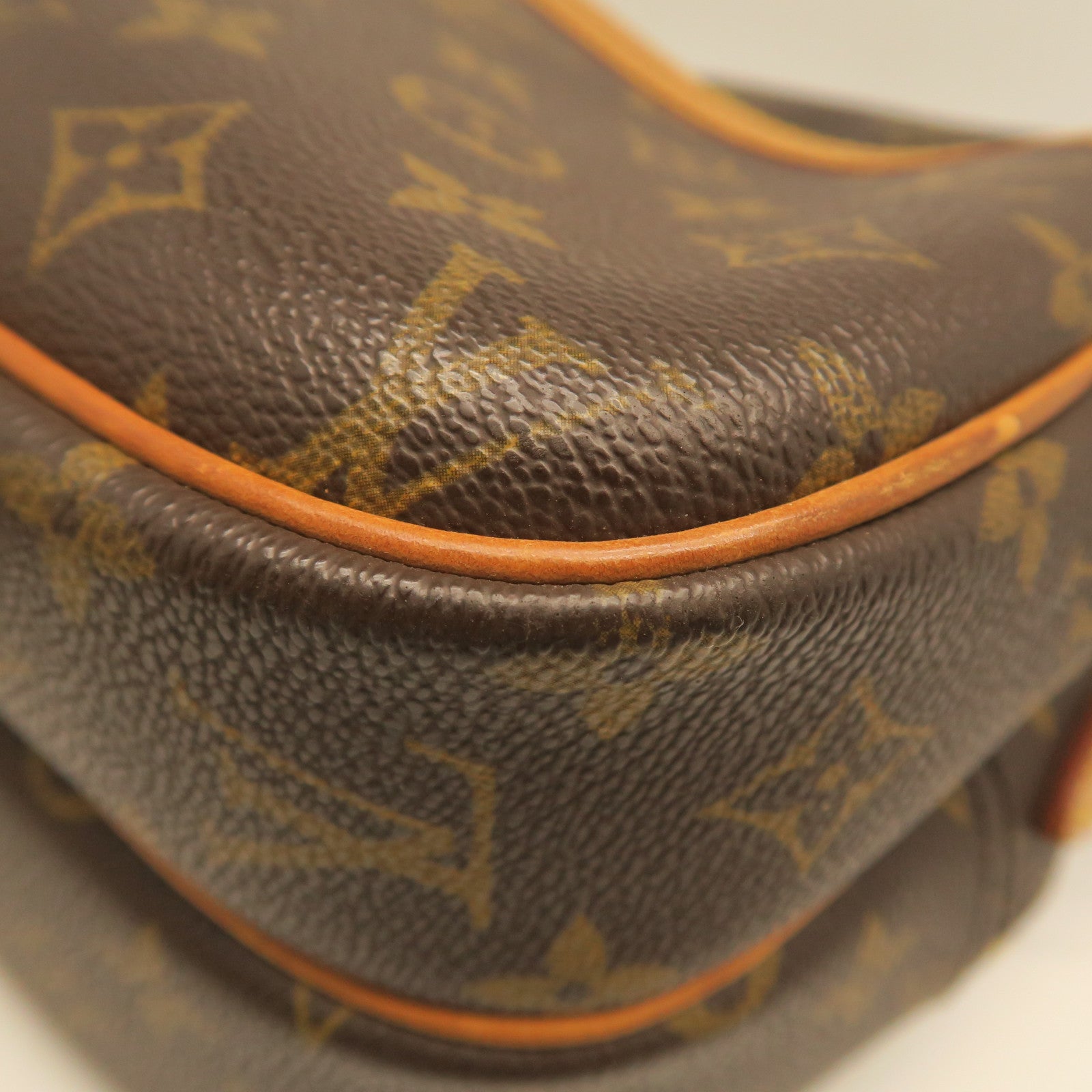 LOUIS VUITTON Monogram Reporter Gold Buckle Shoulder Bag Brown