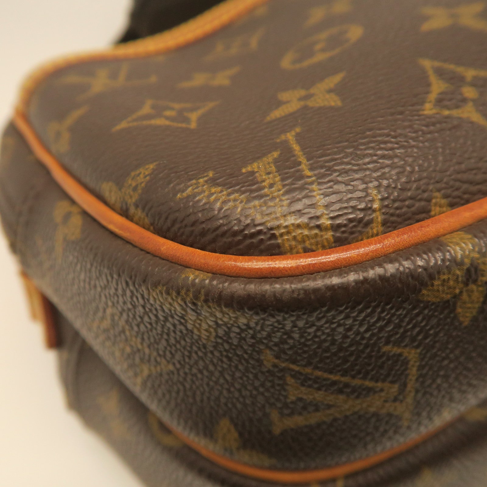 LOUIS VUITTON Monogram Reporter Gold Buckle Shoulder Bag Brown