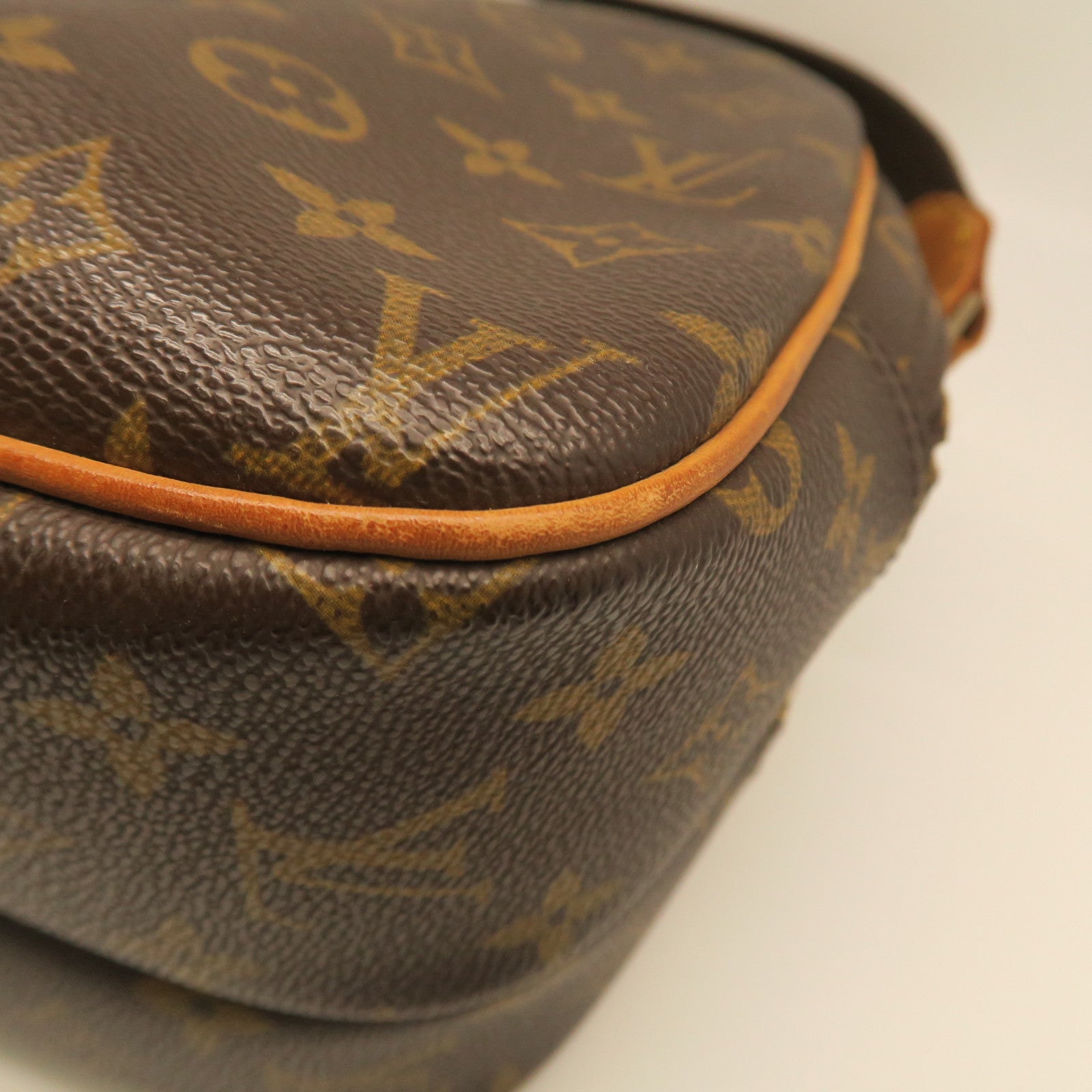 LOUIS VUITTON Monogram Reporter Gold Buckle Shoulder Bag Brown