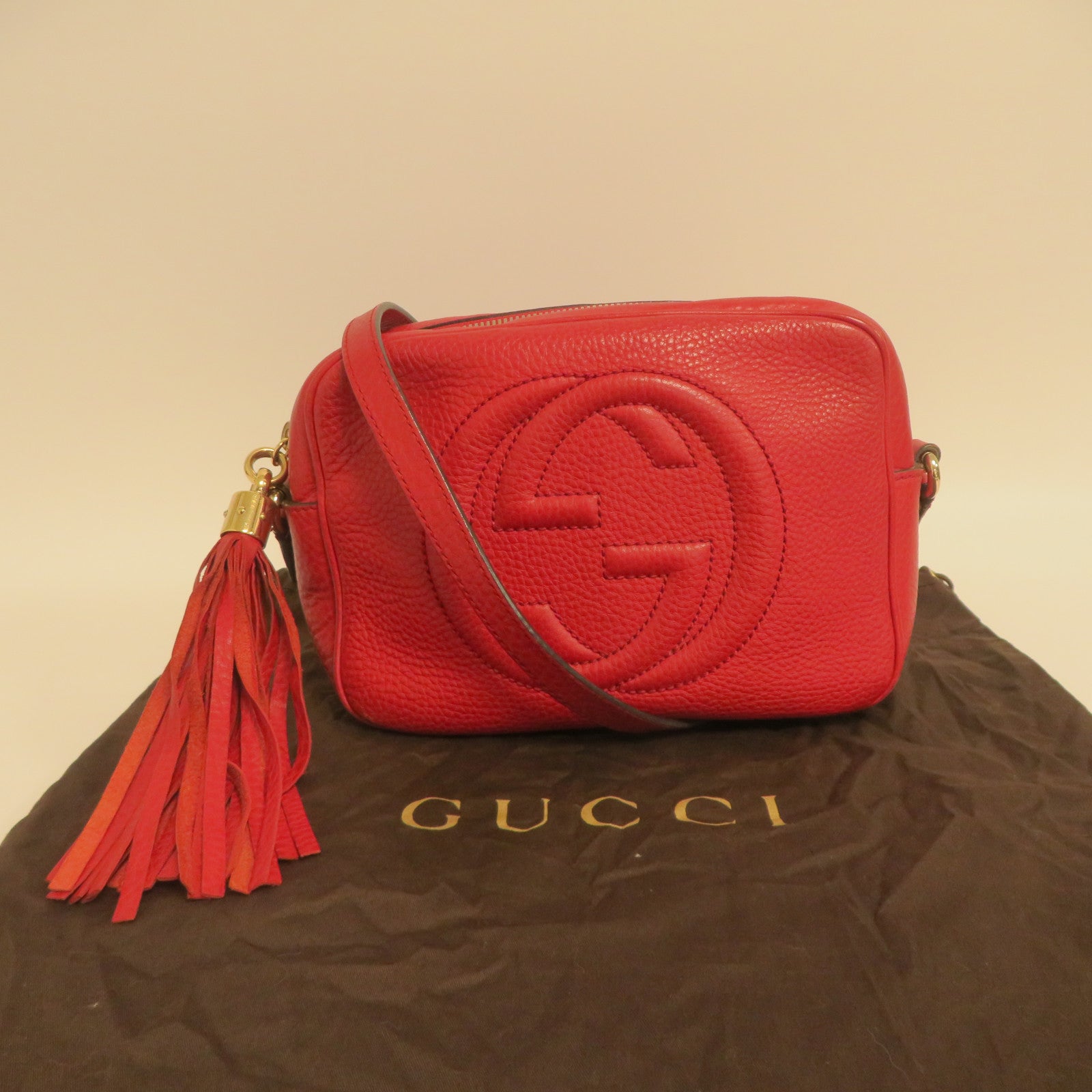 GUCCI 牛皮皮革Soho Disco金扣肩背袋紅色