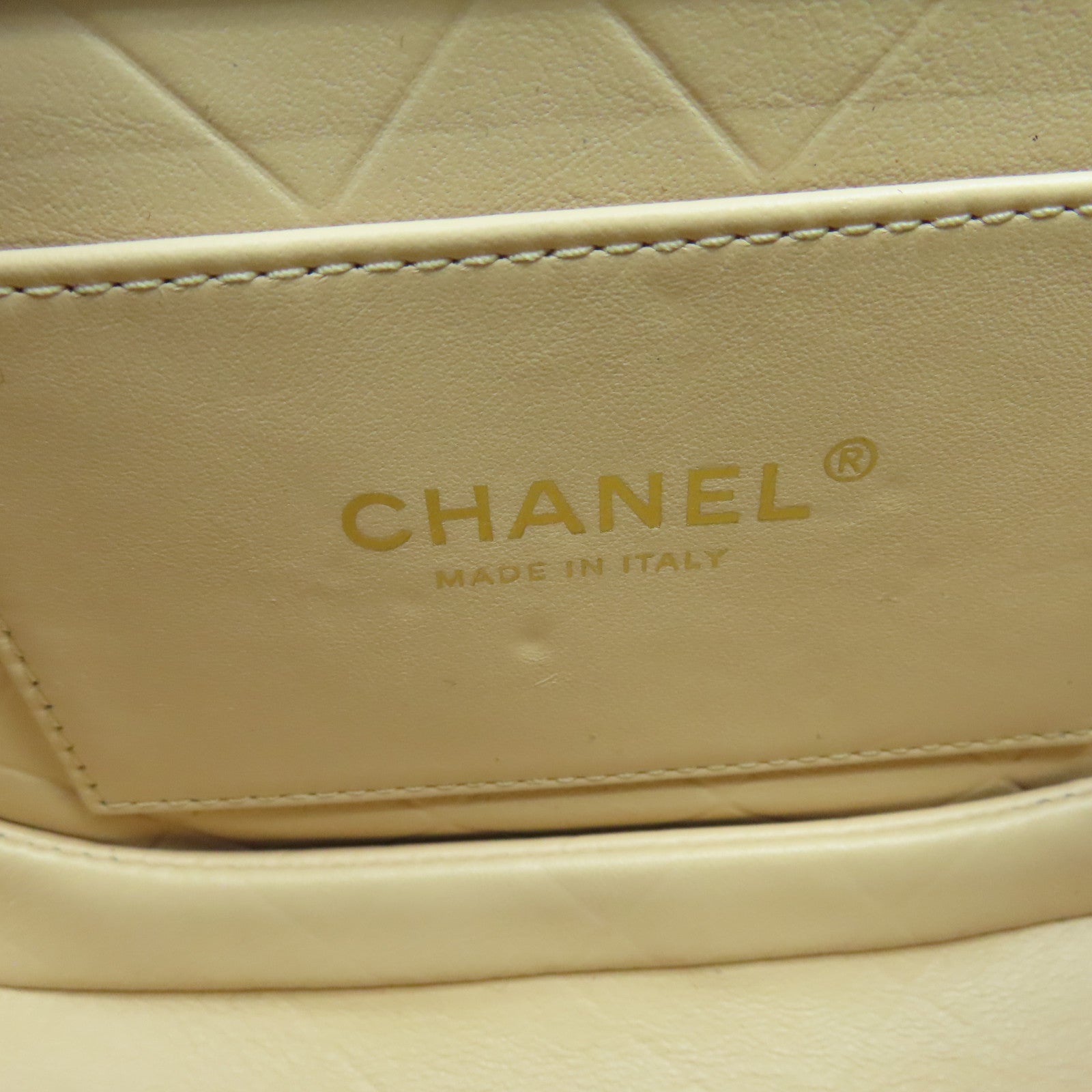 CHANEL 菱格牛皮皮革Chain Shoulder金扣鏈帶肩背袋黑色