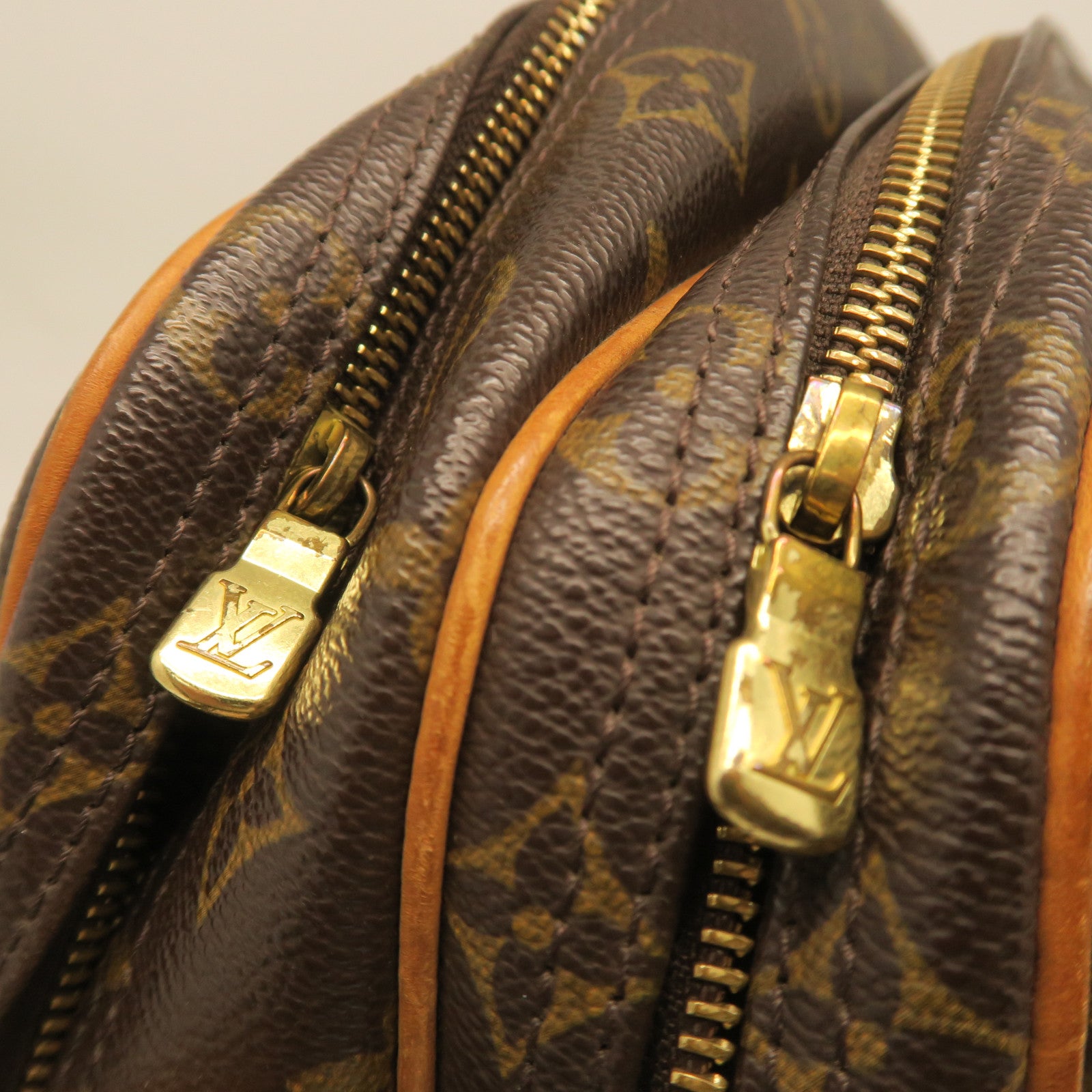 LOUIS VUITTON Monogram Reporter Gold Buckle Shoulder Bag Brown
