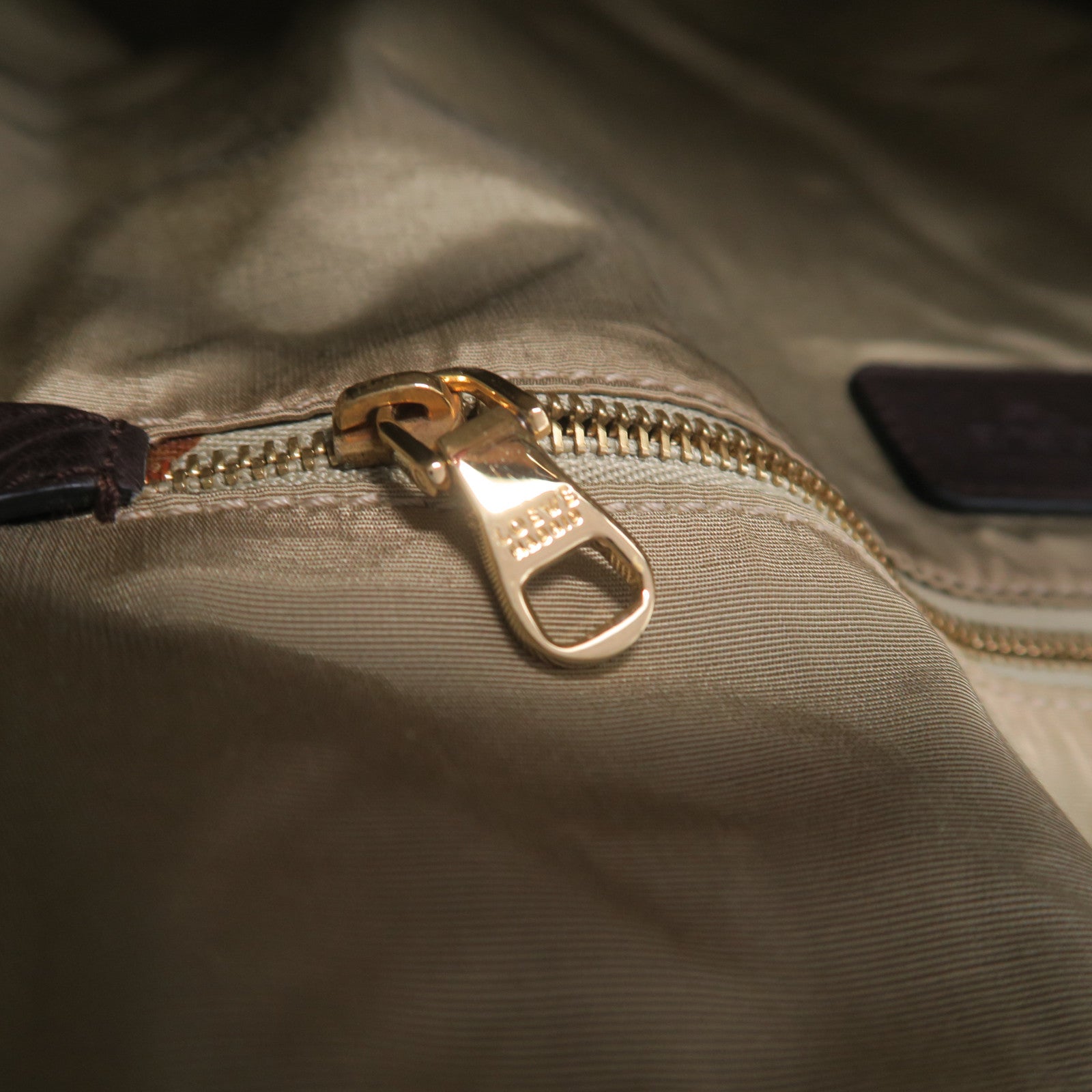 LOEWE 牛皮皮革Tote Bag金扣肩背袋啡色